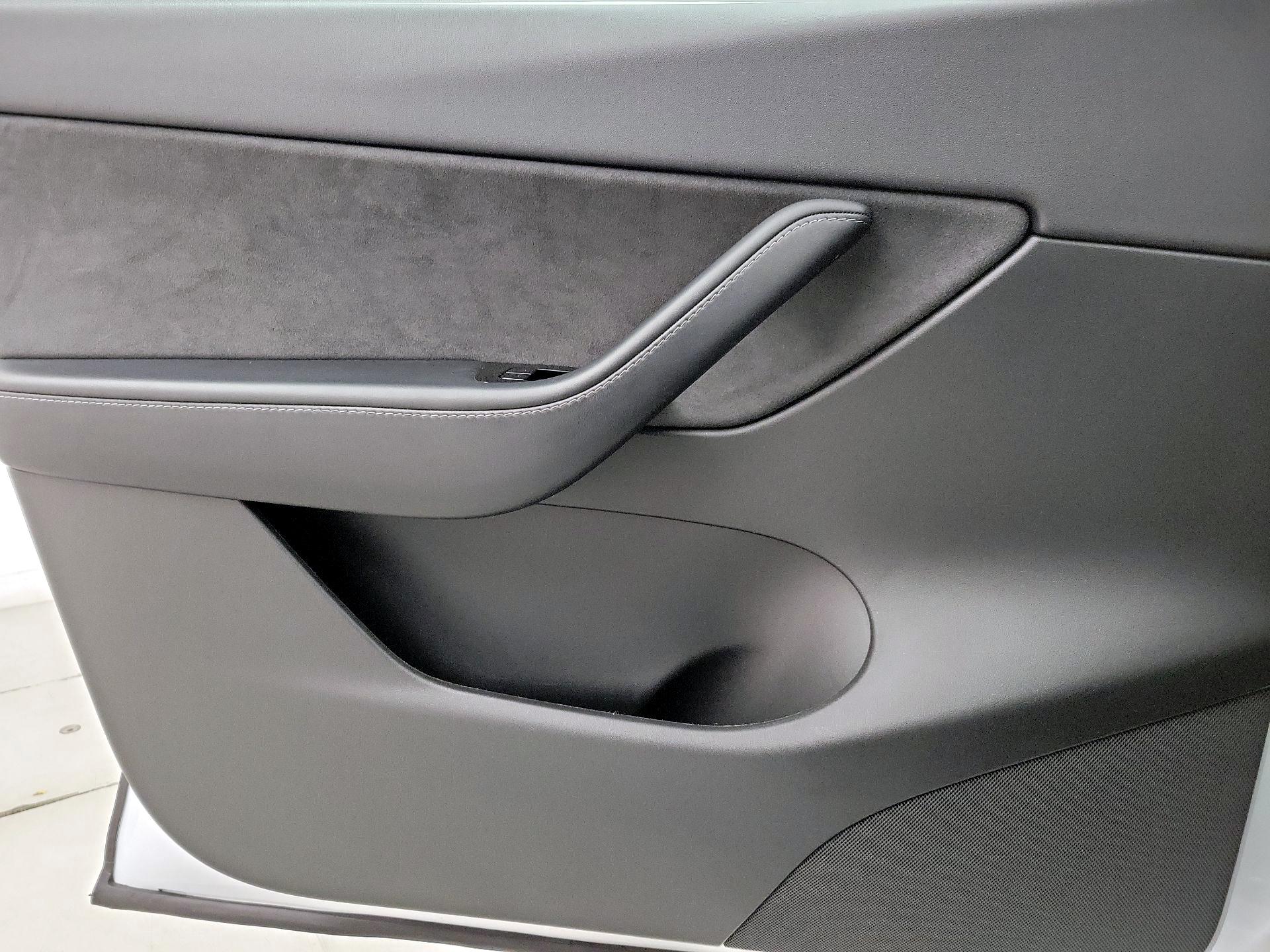 Thumbnail: 2020 Tesla Model Y - 12