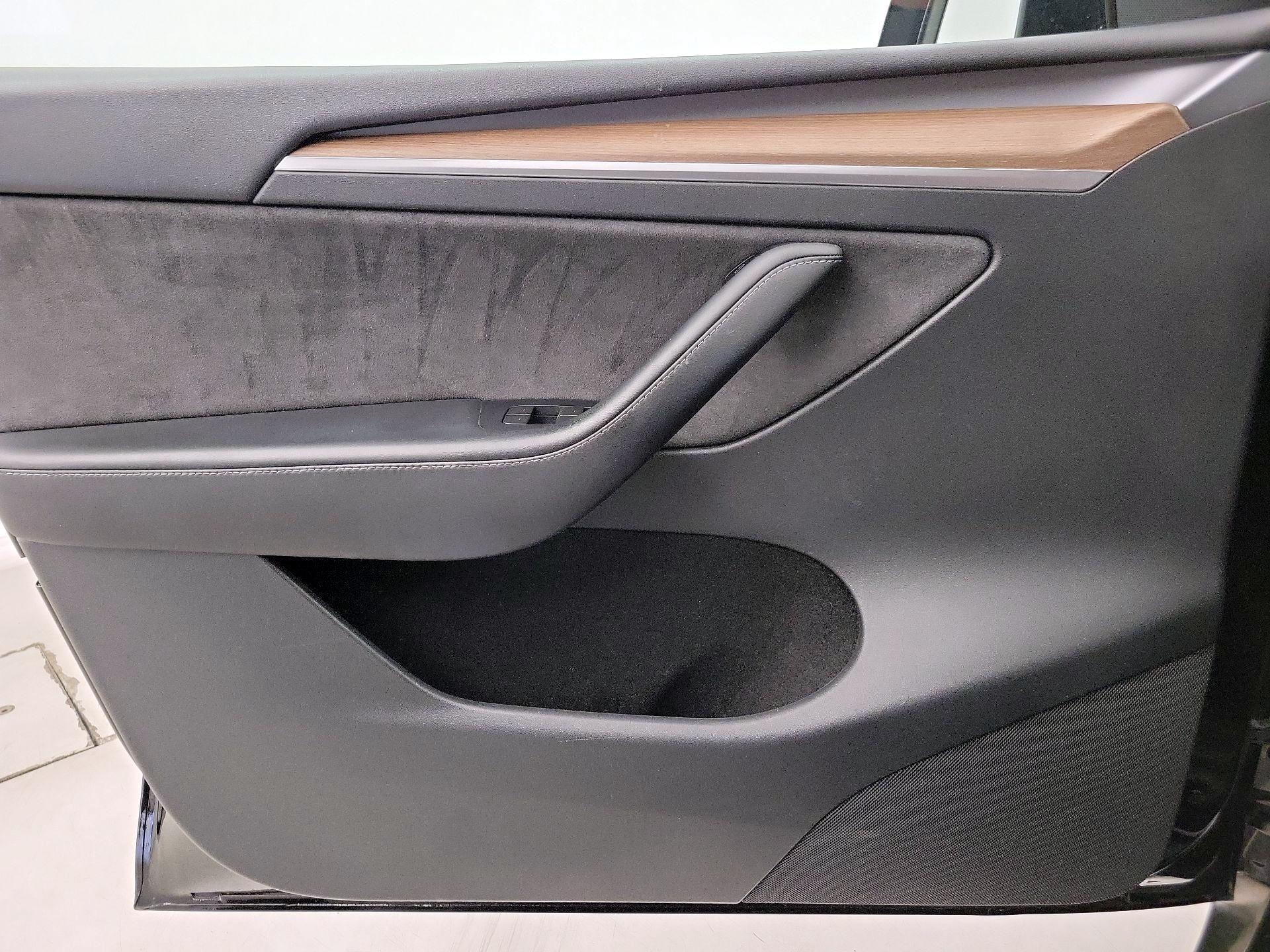 Thumbnail: 2023 Tesla Model Y - 12