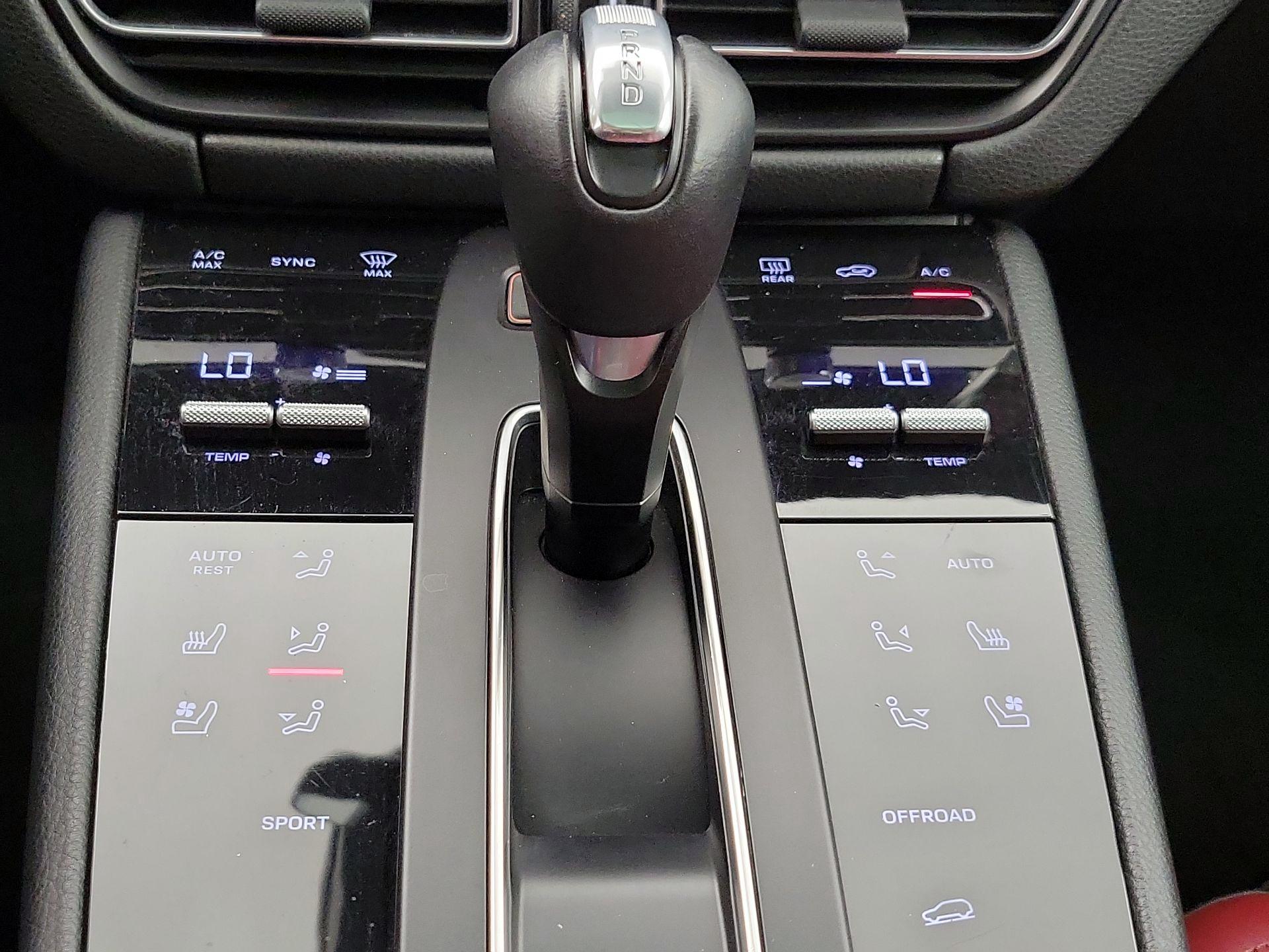 Thumbnail: 2024 Porsche Macan - 18