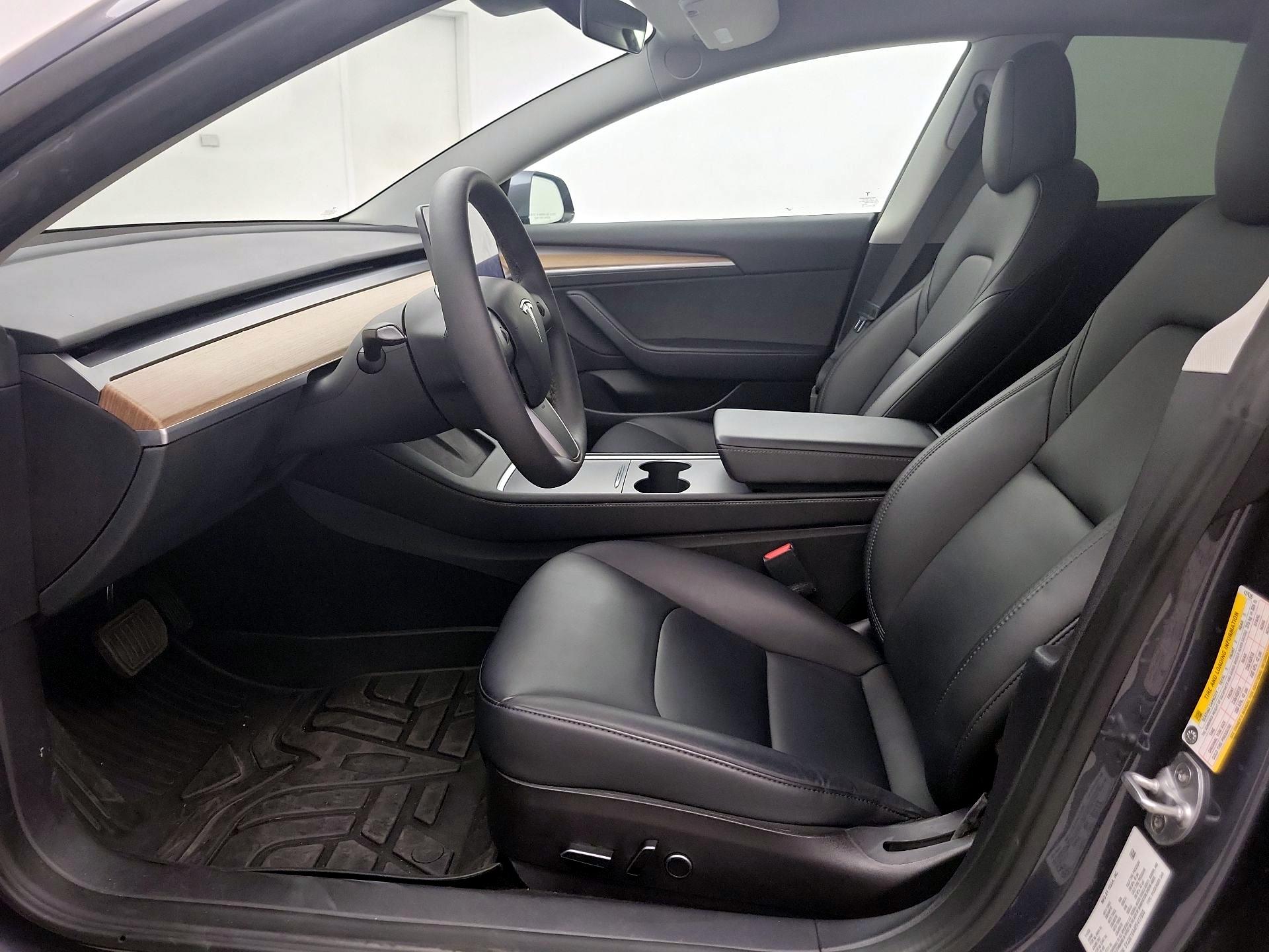 Thumbnail: 2023 Tesla Model 3 - 11