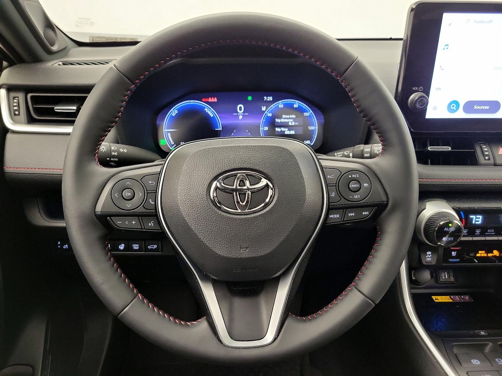 2025 Toyota RAV4 XSE - Photo 11