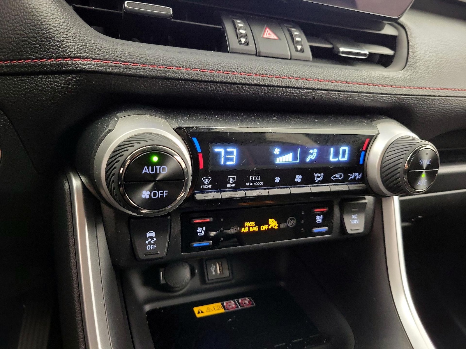2025 Toyota RAV4 XSE - Photo 17