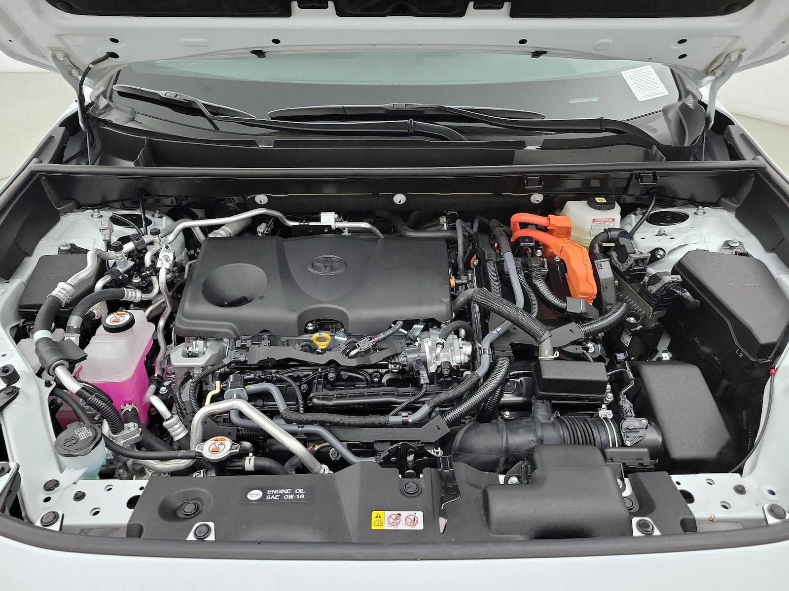 2025 Toyota RAV4 XSE - Photo 23
