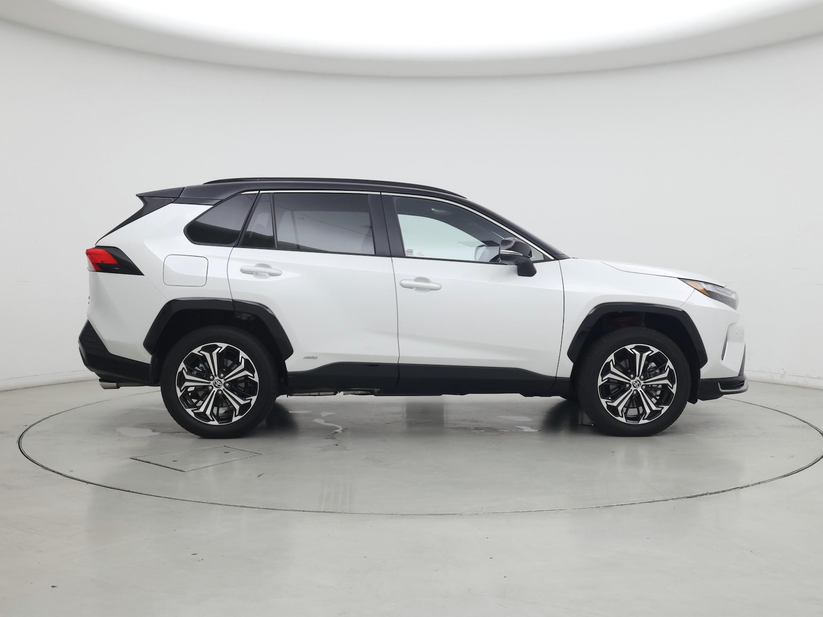 2025 Toyota RAV4 XSE - Photo 8