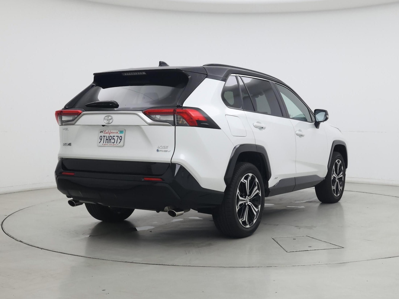 2025 Toyota RAV4 XSE - Photo 9