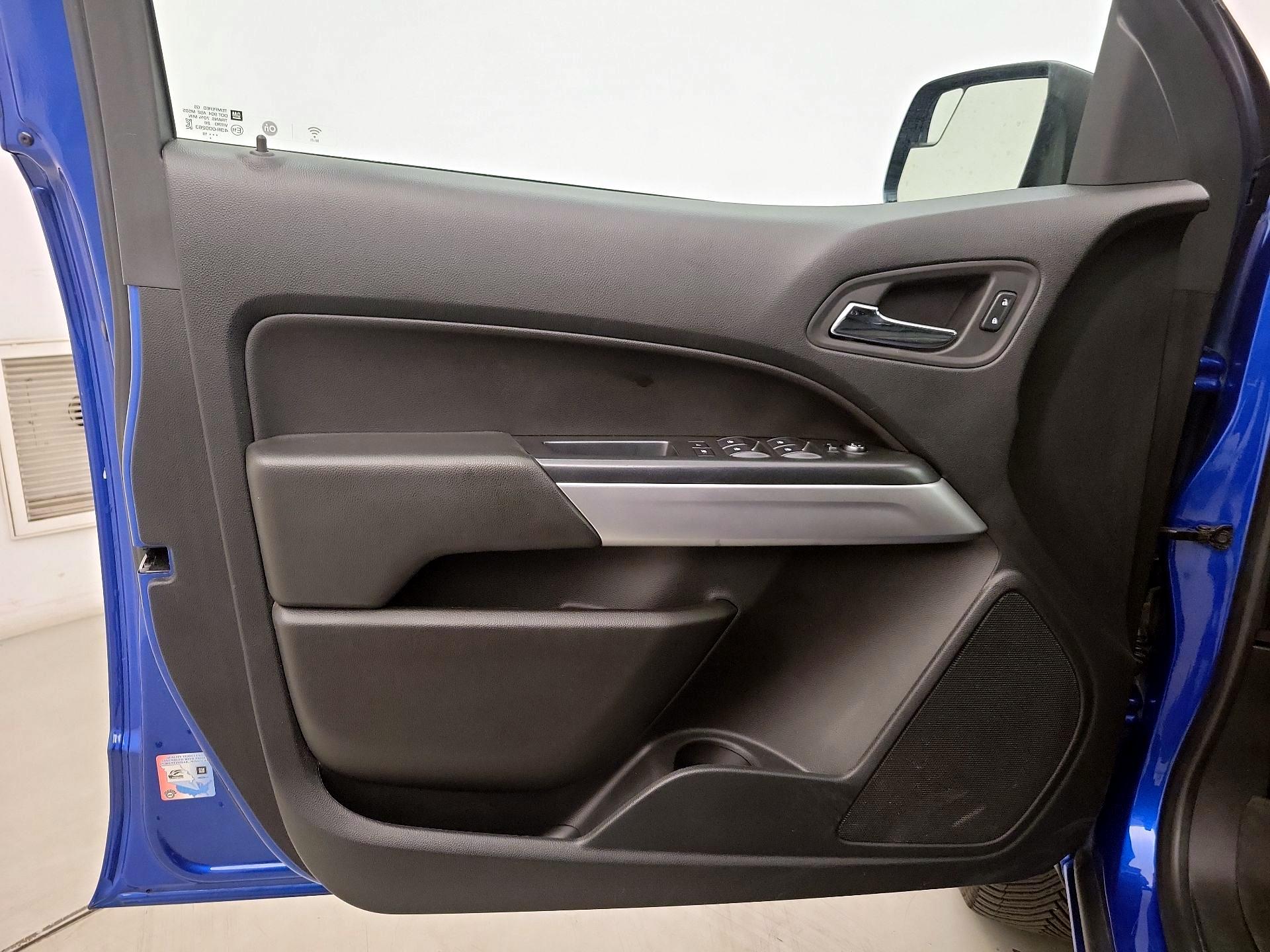 Thumbnail: 2019 Chevrolet Colorado - 12