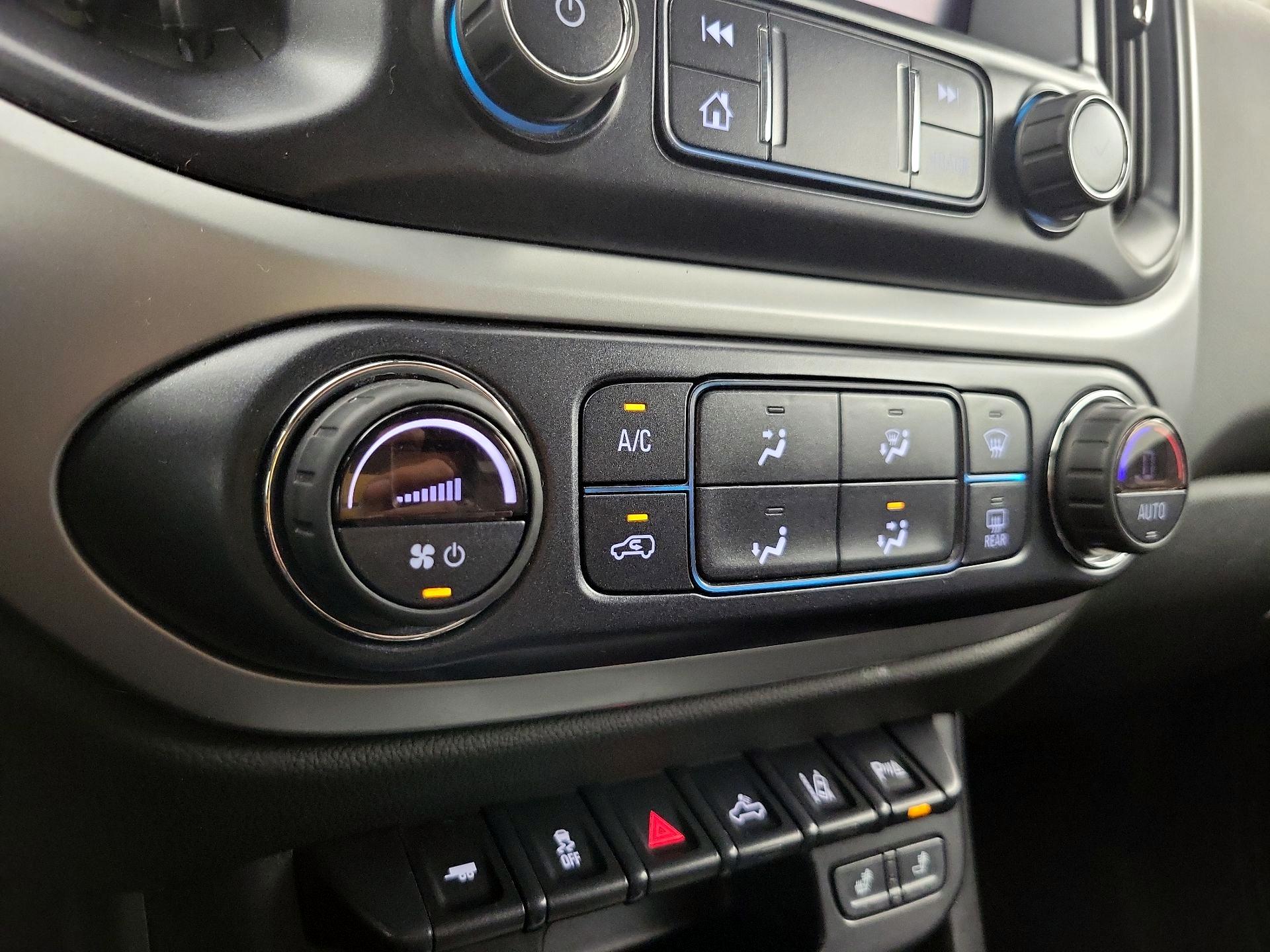 Thumbnail: 2019 Chevrolet Colorado - 16