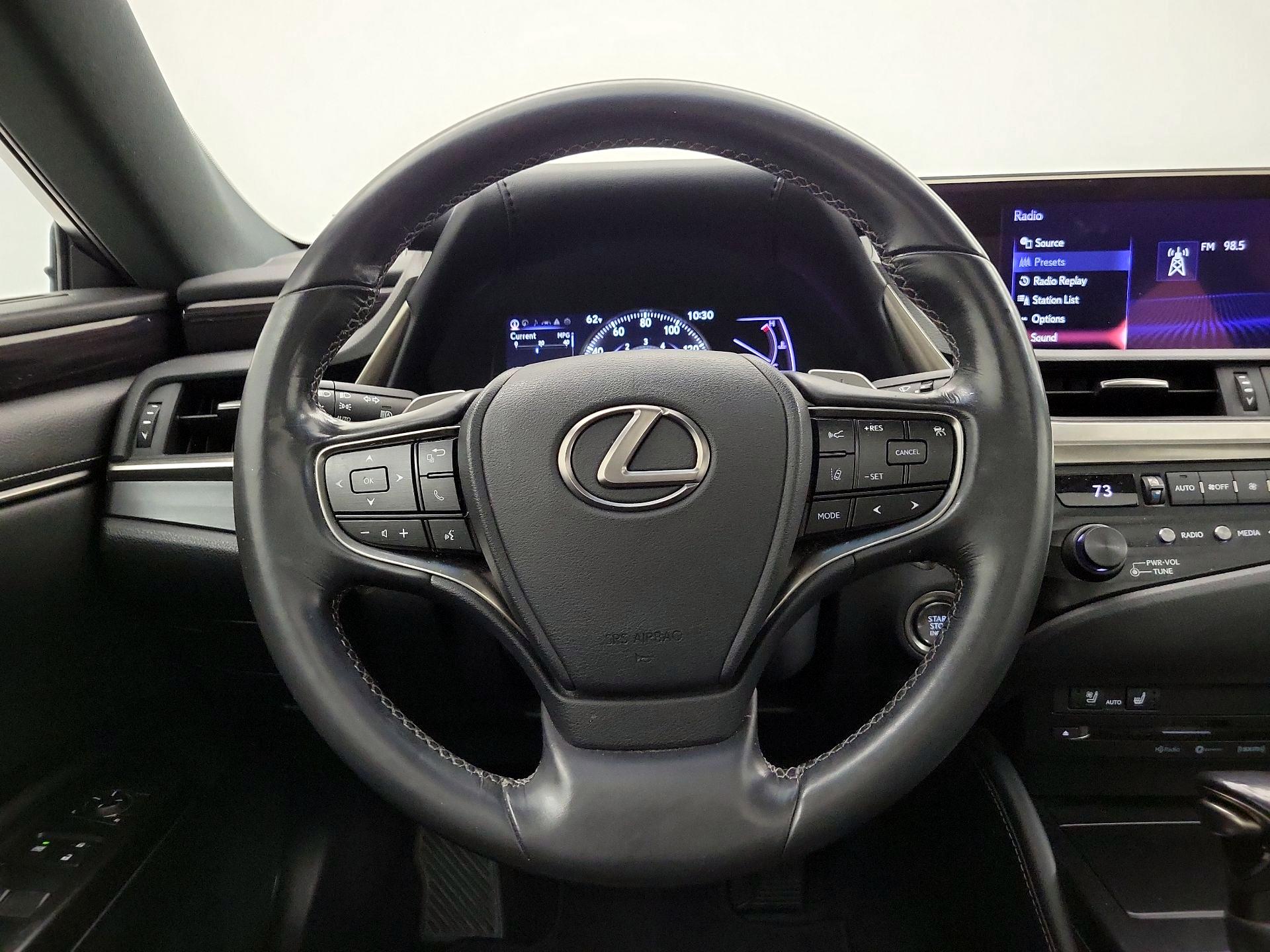 Thumbnail: 2019 Lexus ES - 10