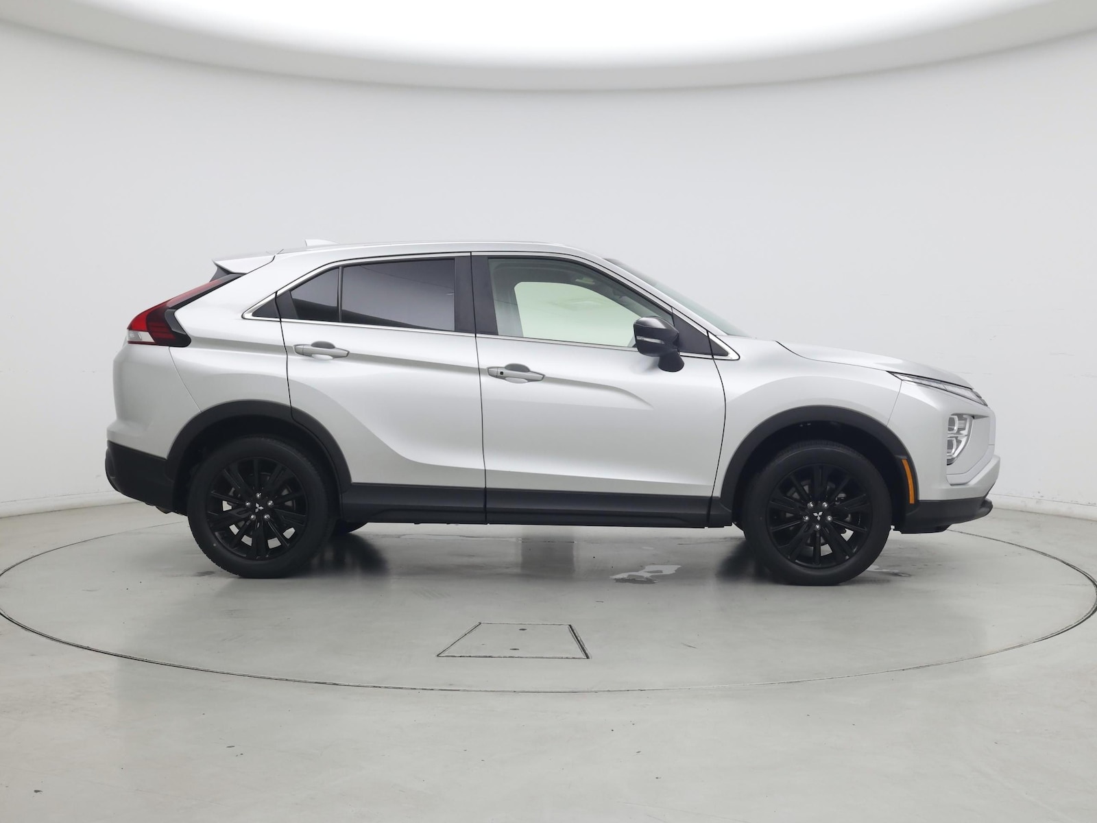 2024 Mitsubishi Eclipse Cross LE - Photo 8