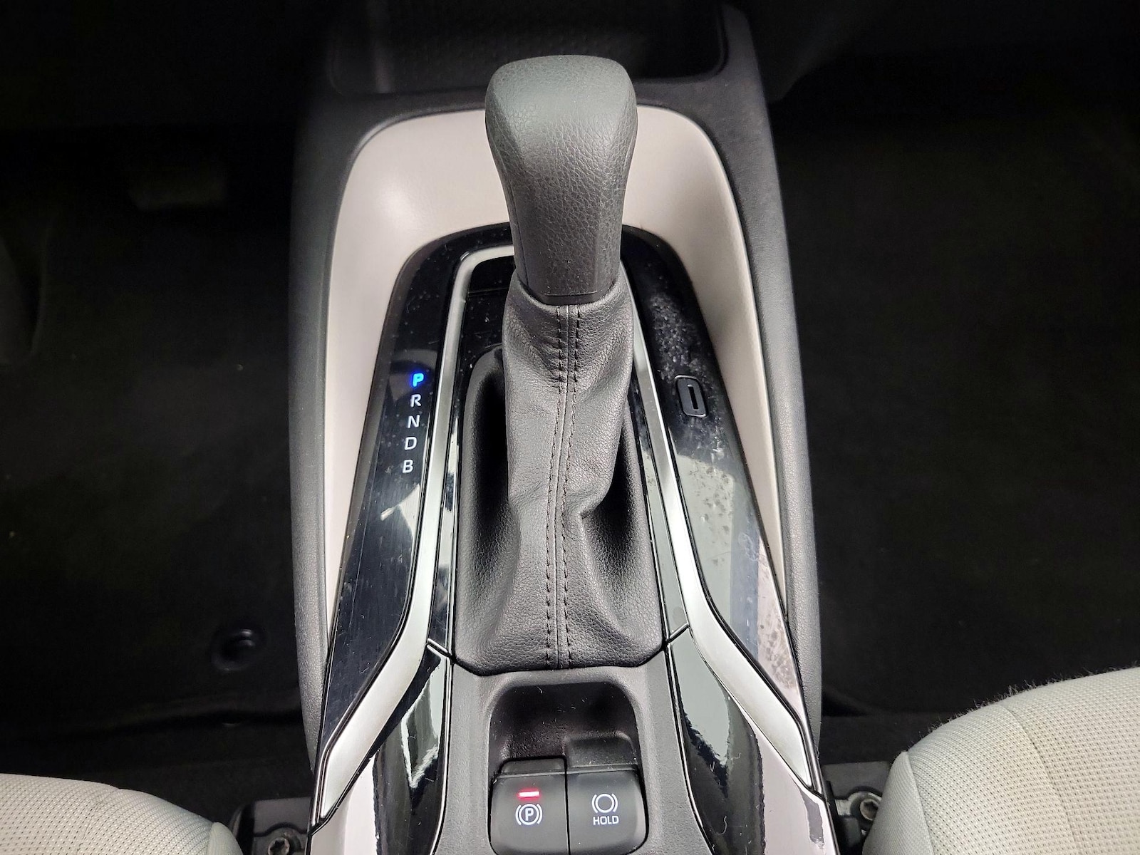 2021 Toyota Corolla LE - Photo 18