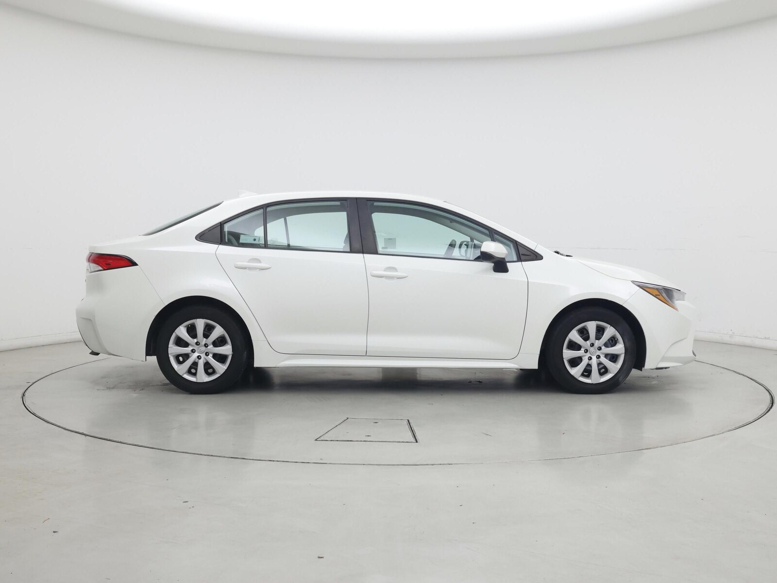 2021 Toyota Corolla LE - Photo 8