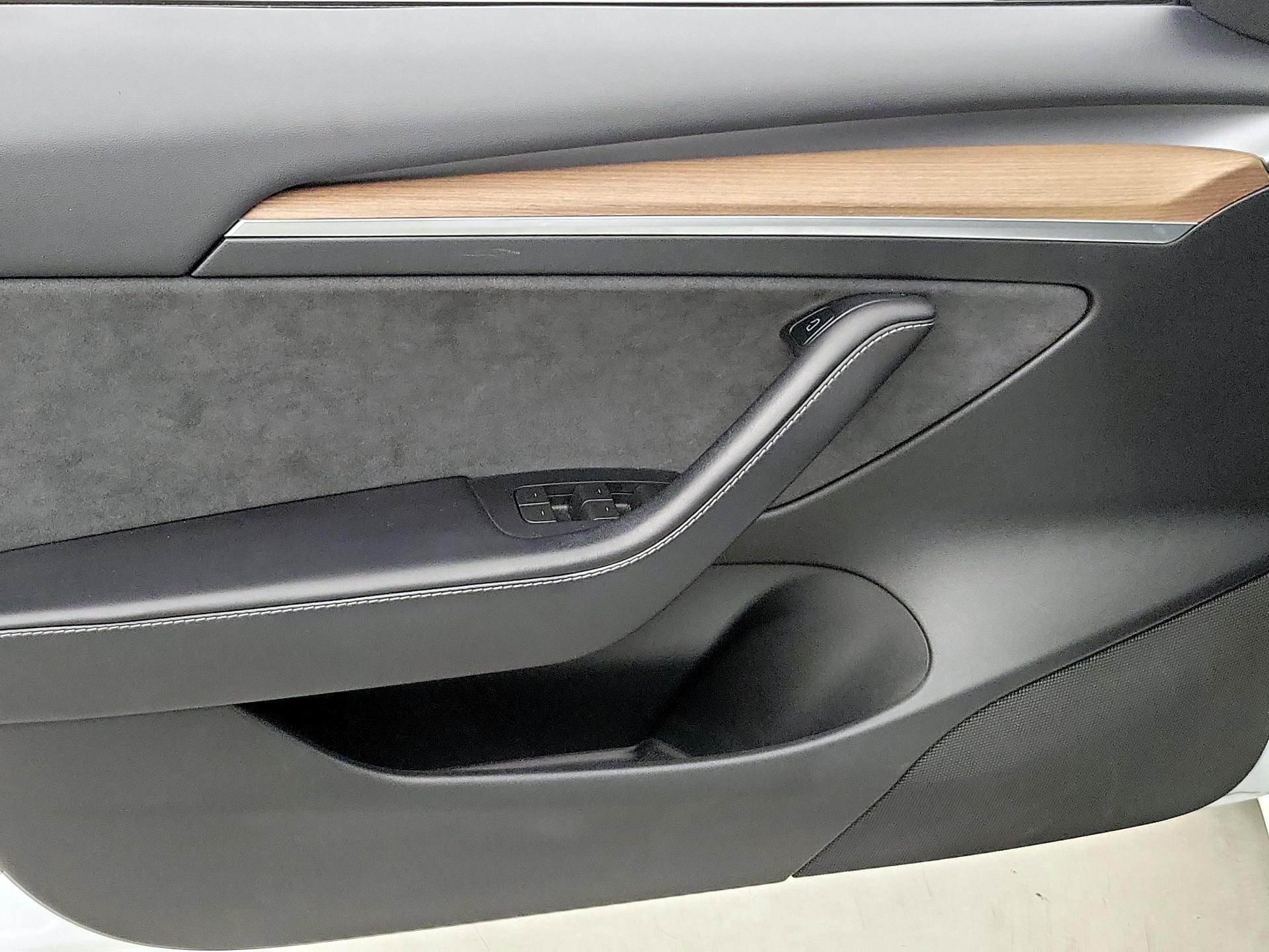 Thumbnail: 2023 Tesla Model 3 - 12