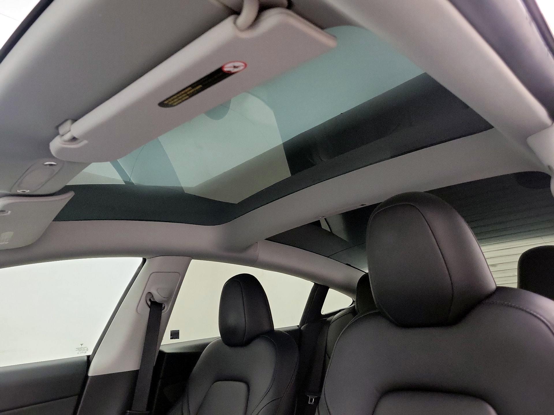 Thumbnail: 2023 Tesla Model 3 - 19
