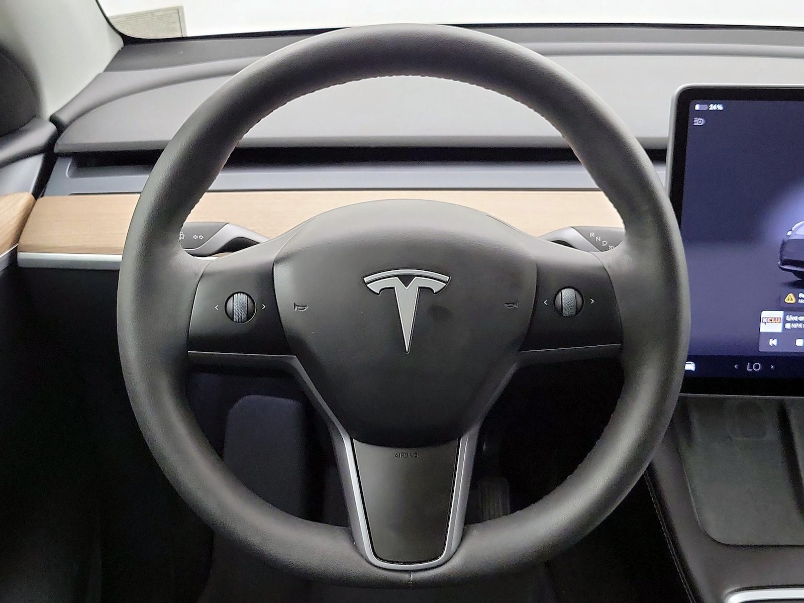 2024 Tesla Model Y Long Range - Photo 11