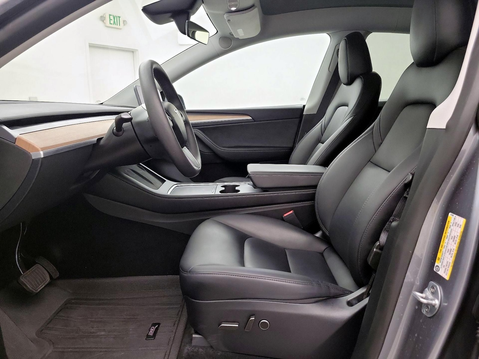 2024 Tesla Model Y Long Range - Photo 12