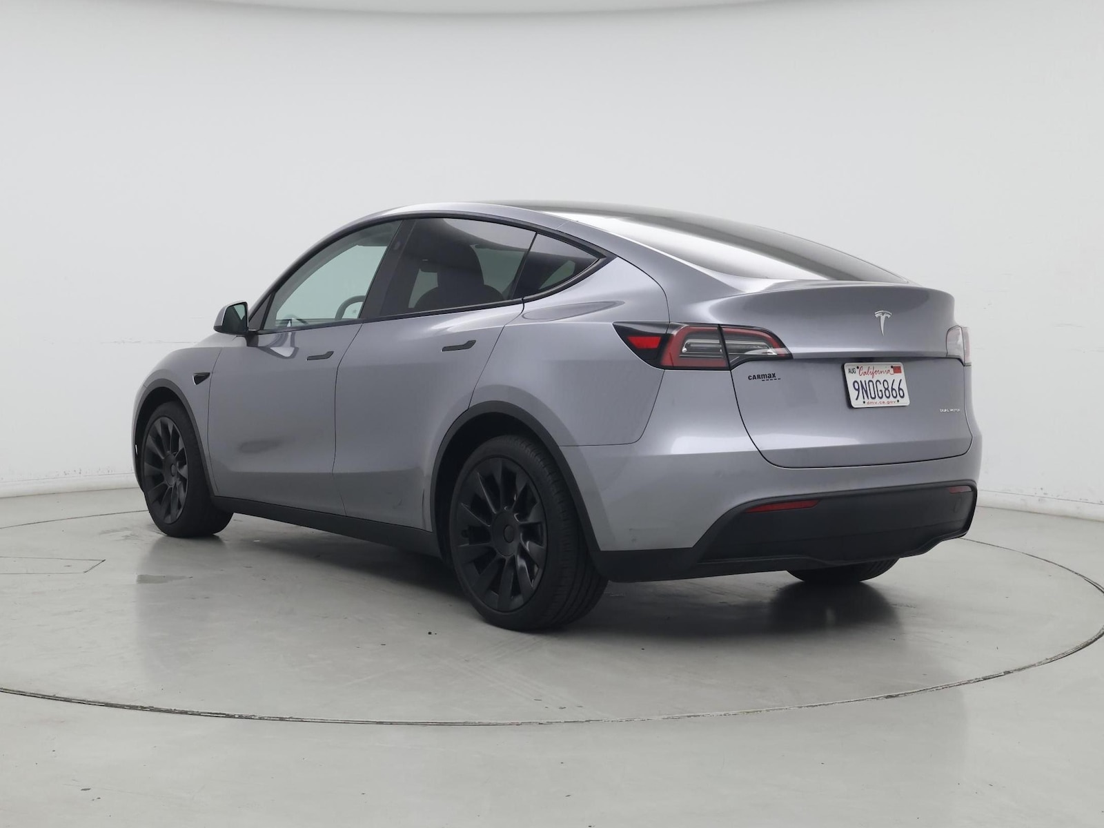 2024 Tesla Model Y Long Range - Photo 3