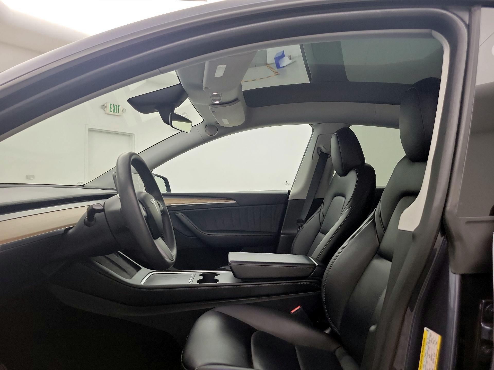 Thumbnail: 2023 Tesla Model Y - 19