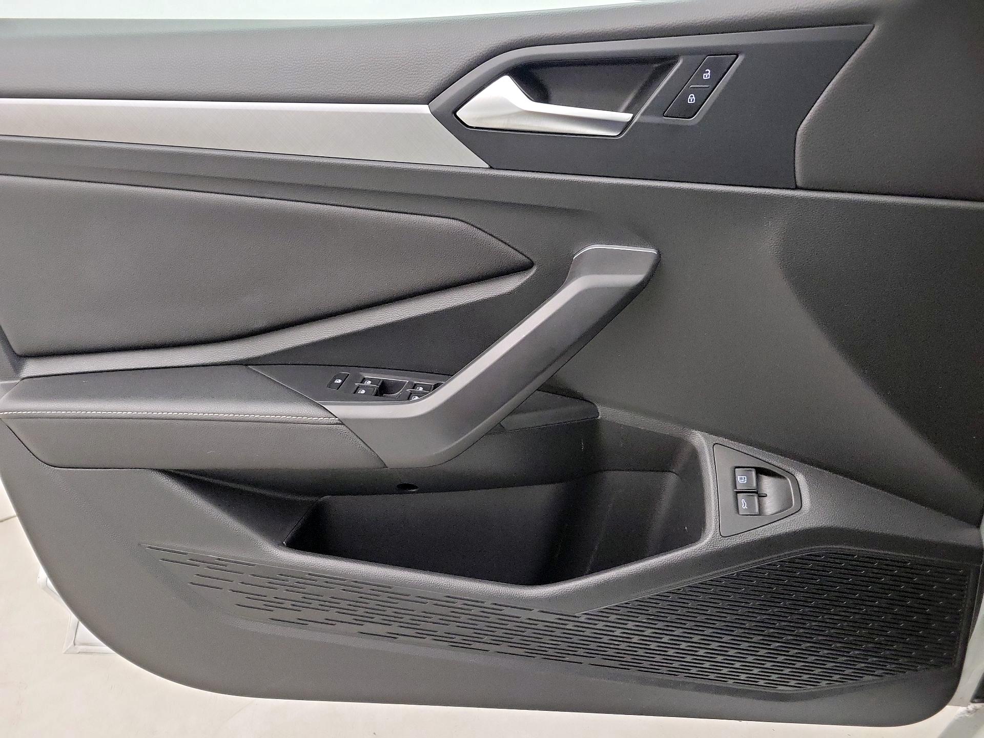 Thumbnail: 2022 Volkswagen Jetta - 12