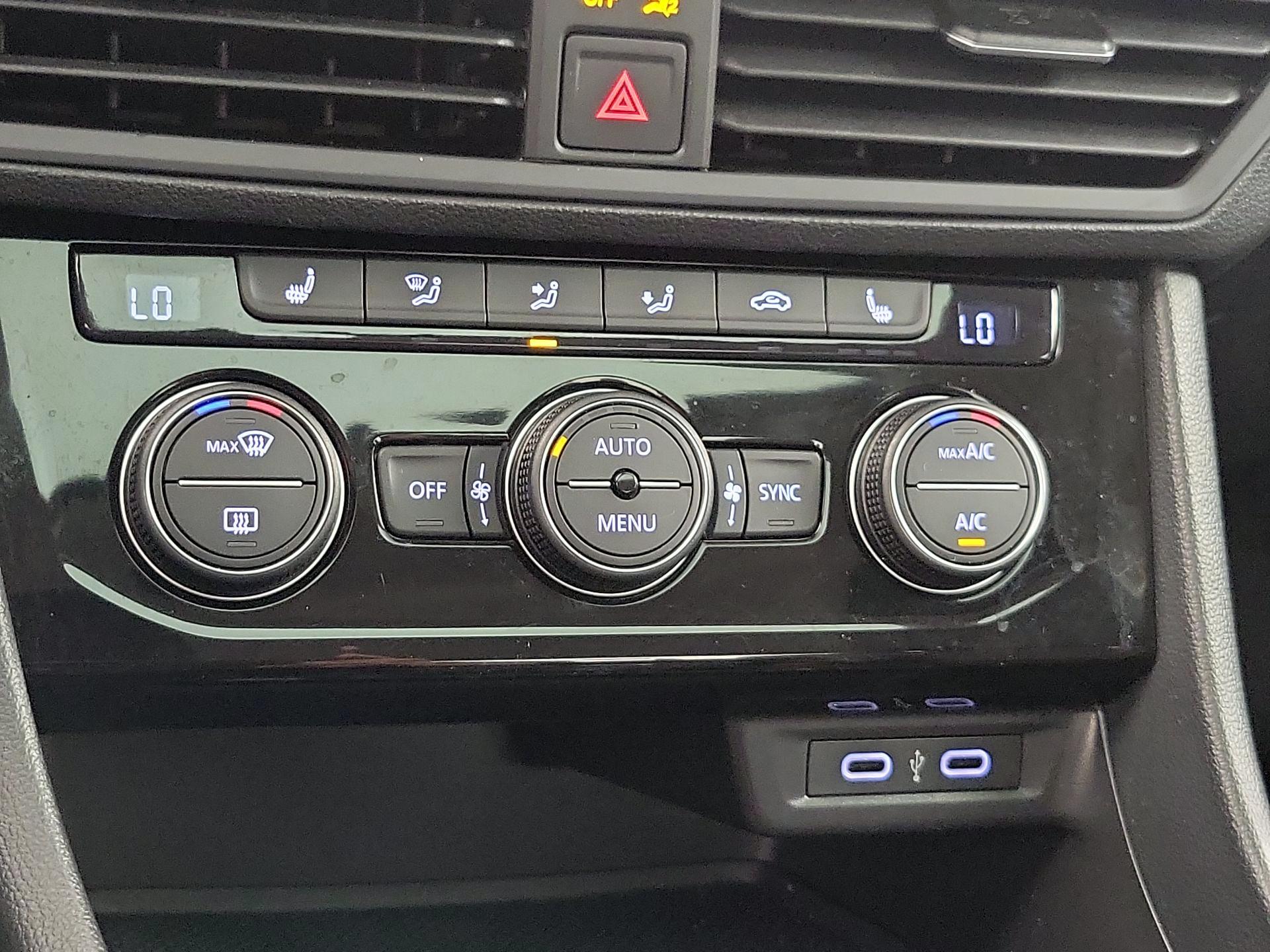 Thumbnail: 2022 Volkswagen Jetta - 16