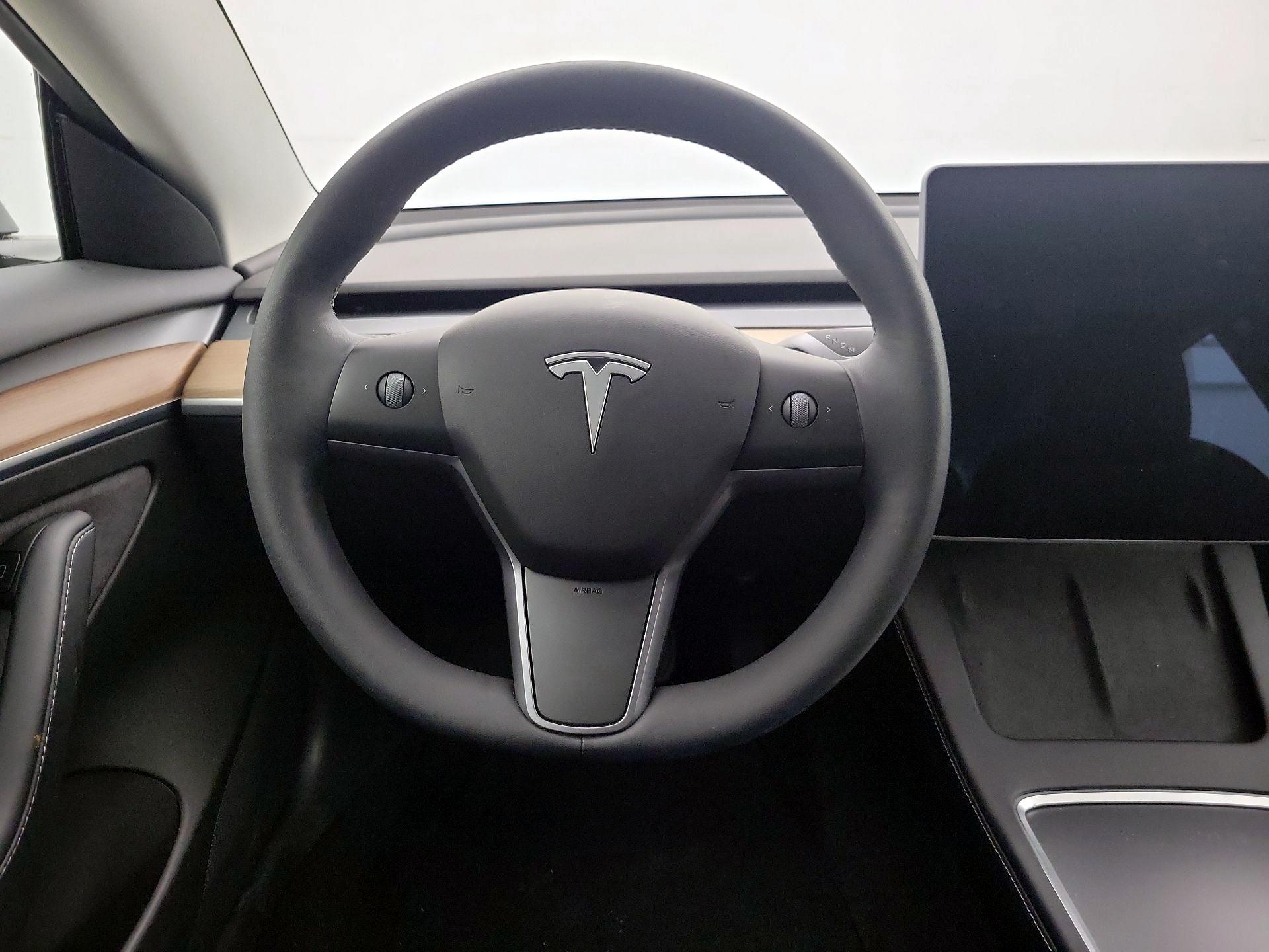 Thumbnail: 2021 Tesla Model 3 - 10