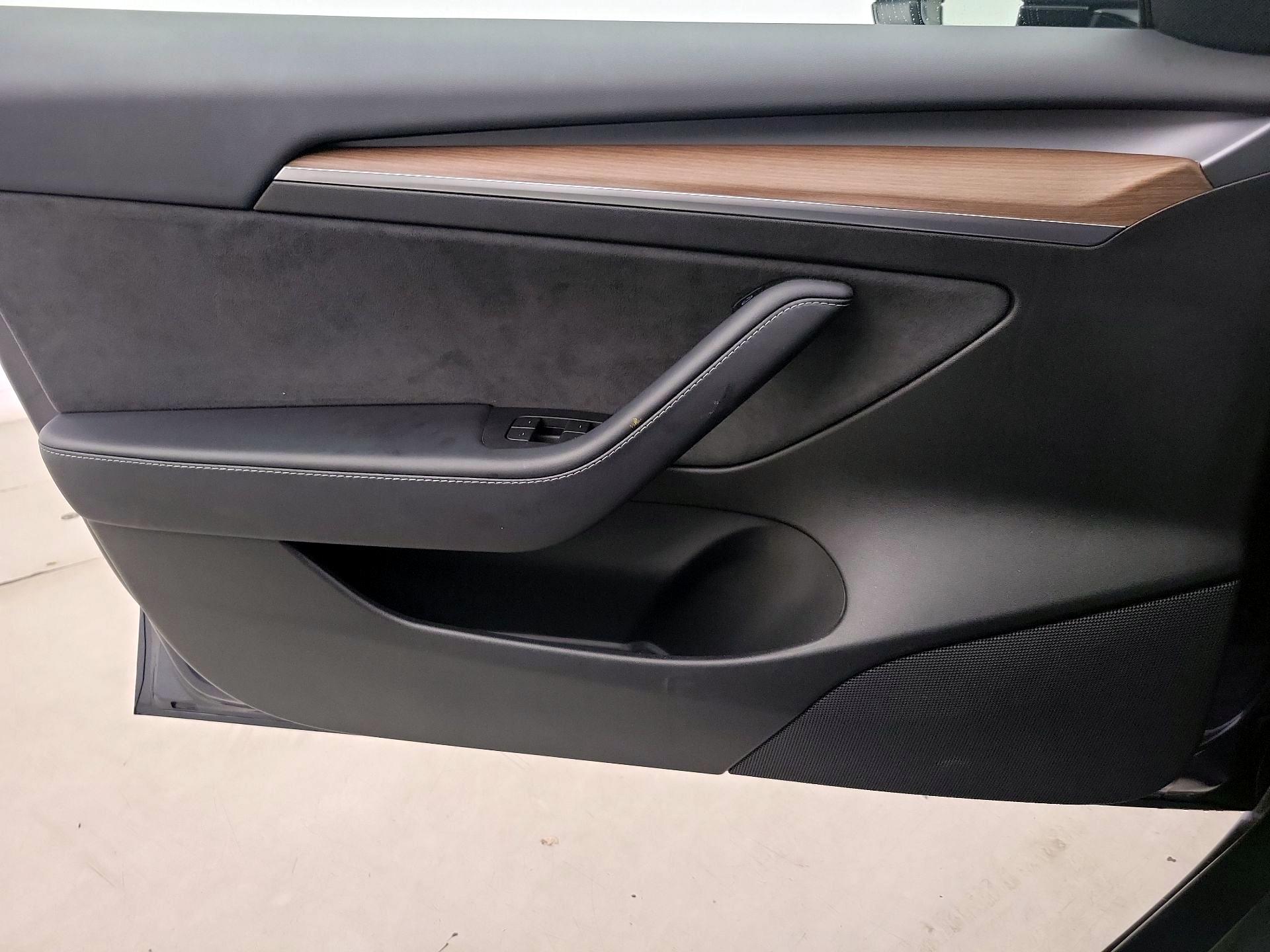 Thumbnail: 2021 Tesla Model 3 - 12