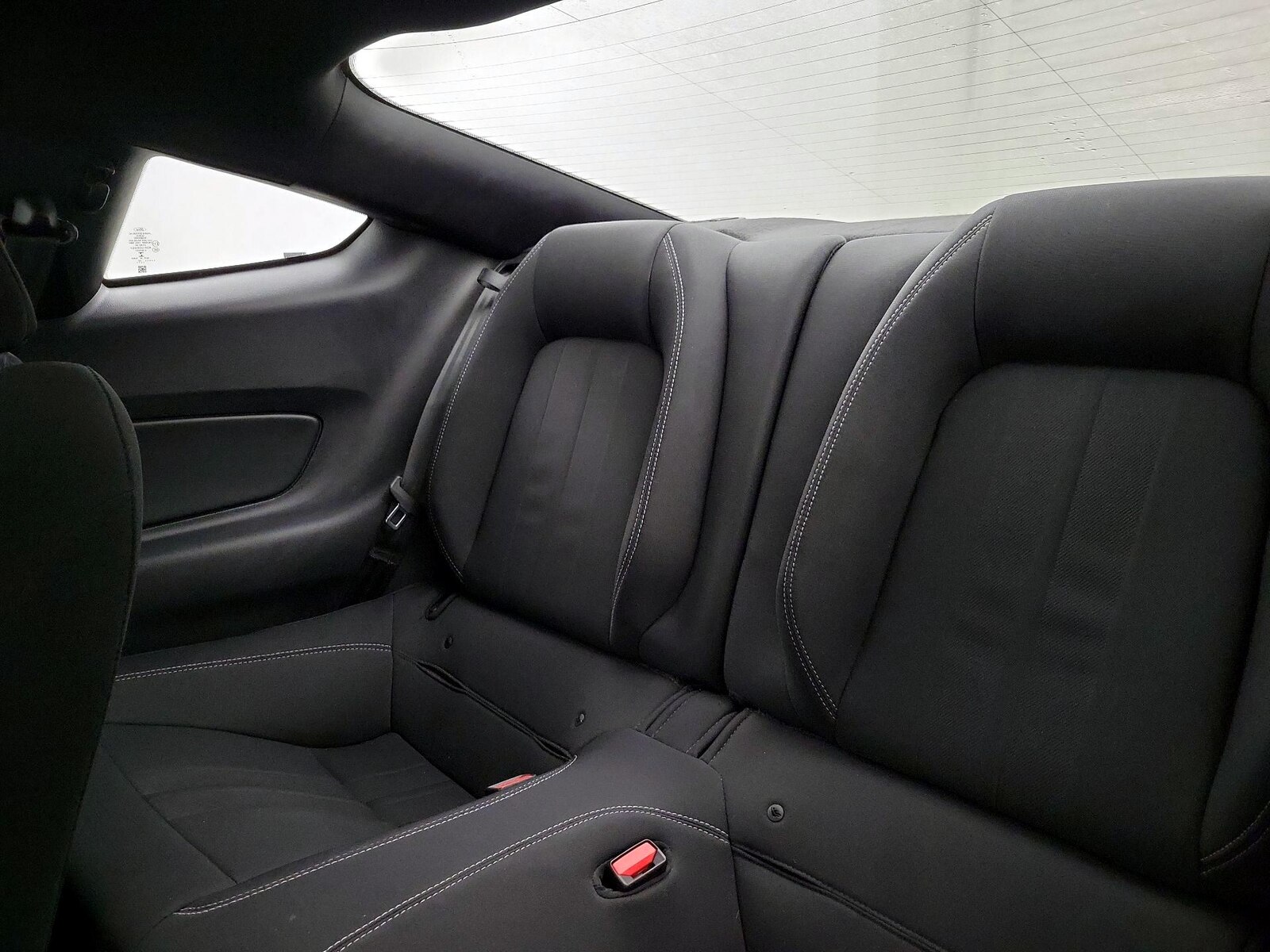 2022 Ford Mustang EcoBoost - Photo 20