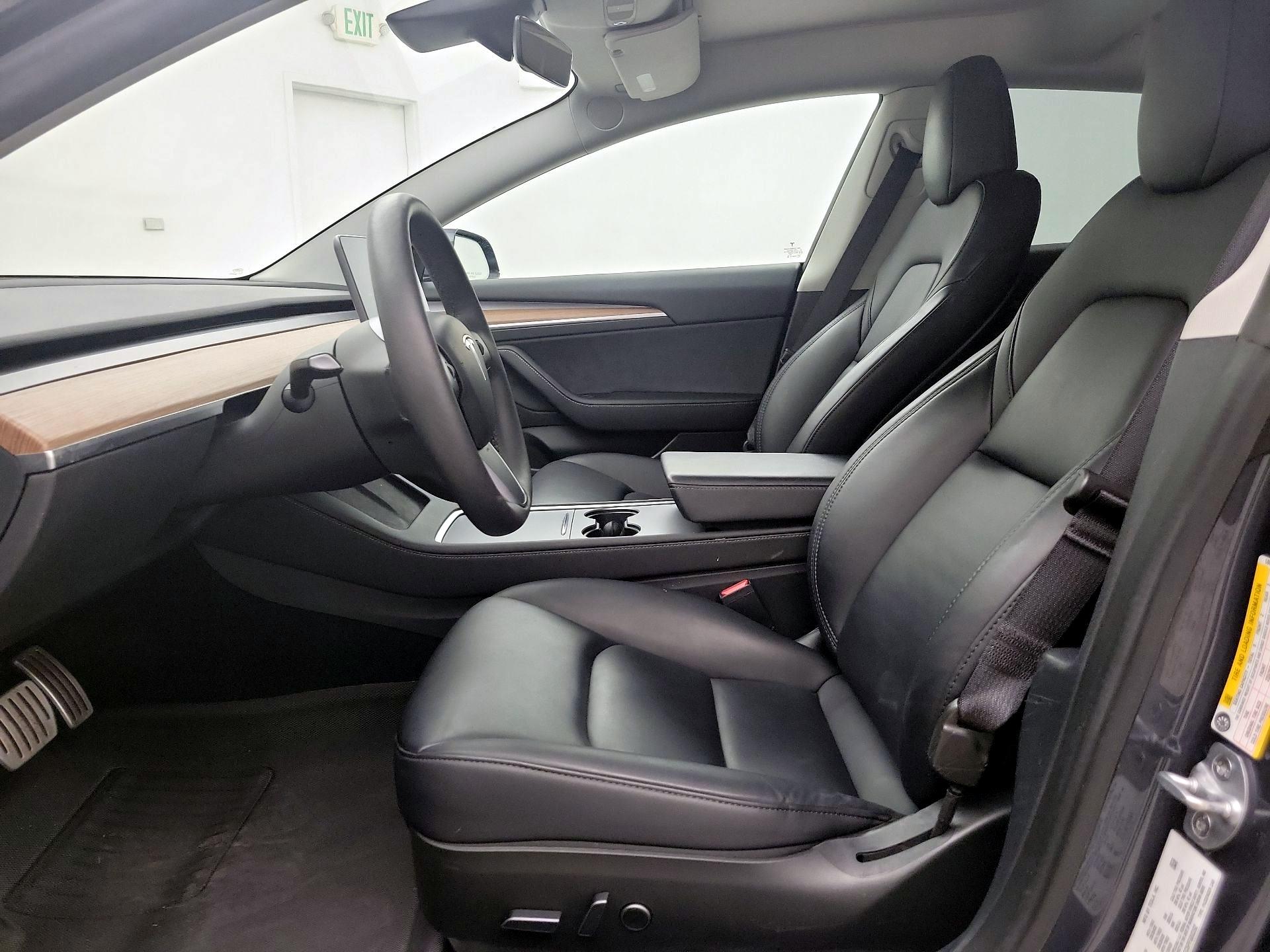 Thumbnail: 2023 Tesla Model 3 - 11
