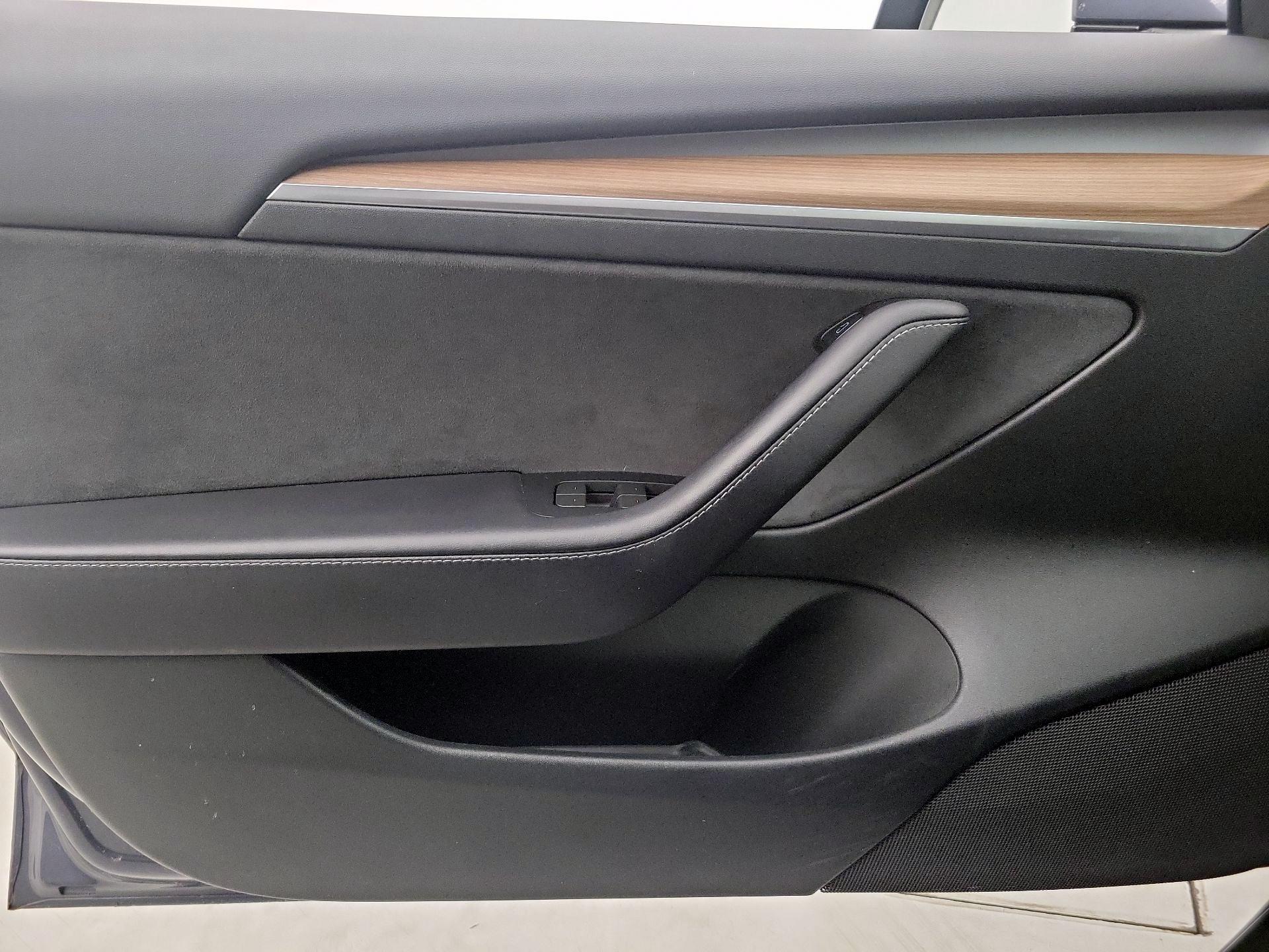 Thumbnail: 2023 Tesla Model 3 - 12