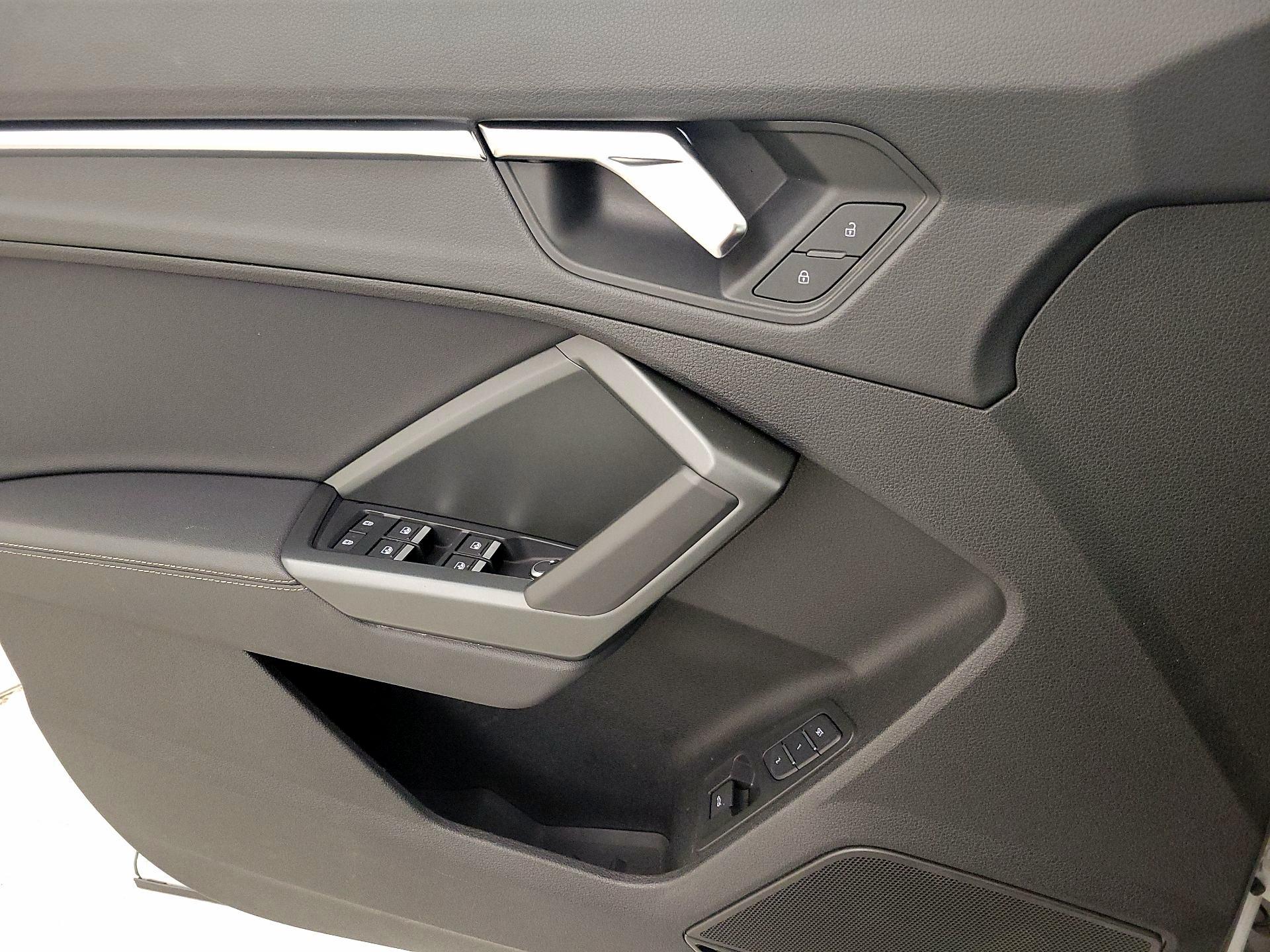 Thumbnail: 2024 Audi Q3 - 12