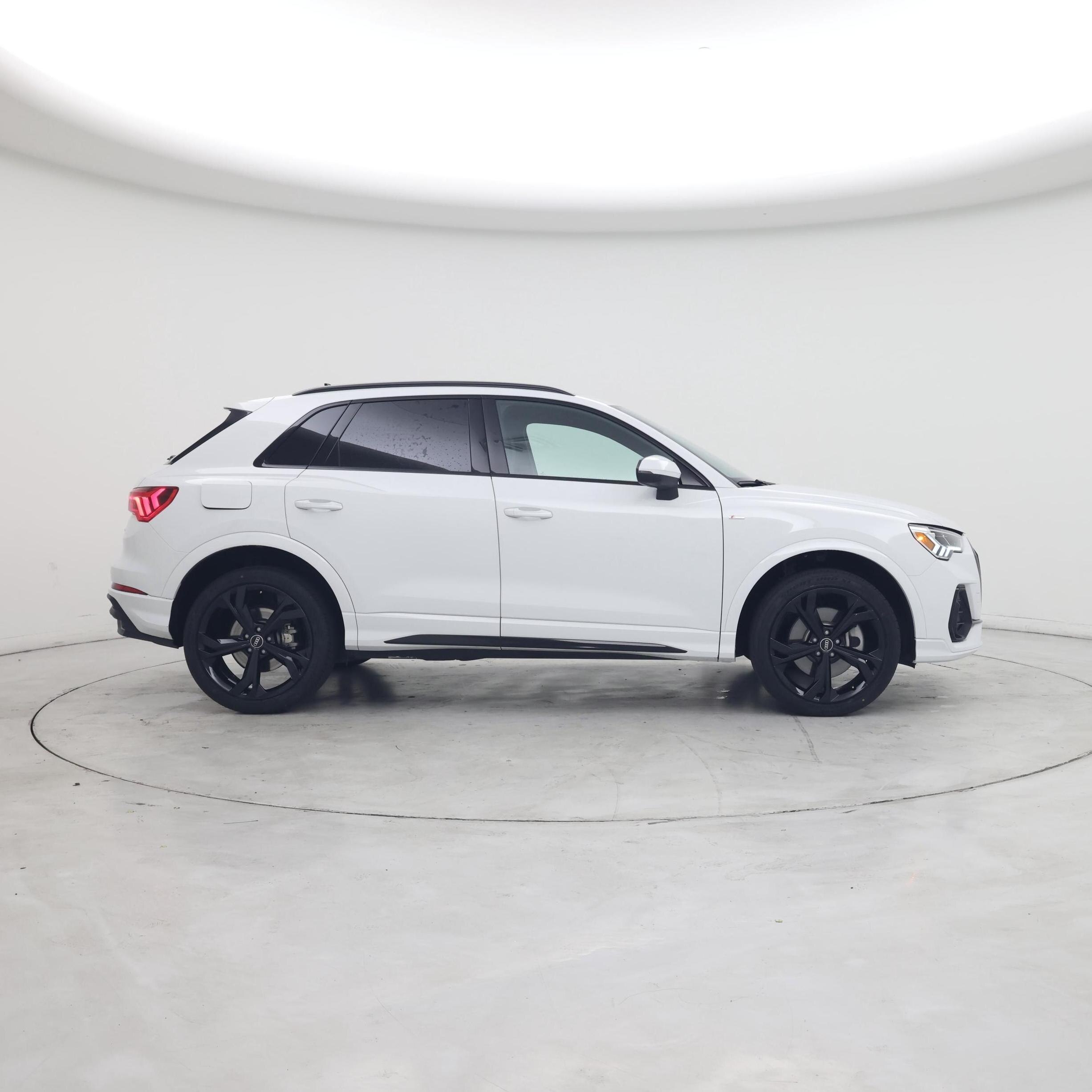 Thumbnail: 2024 Audi Q3 - 7