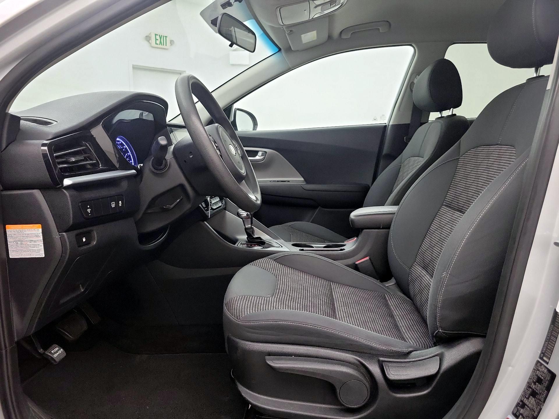 Thumbnail: 2020 Kia Niro - 11
