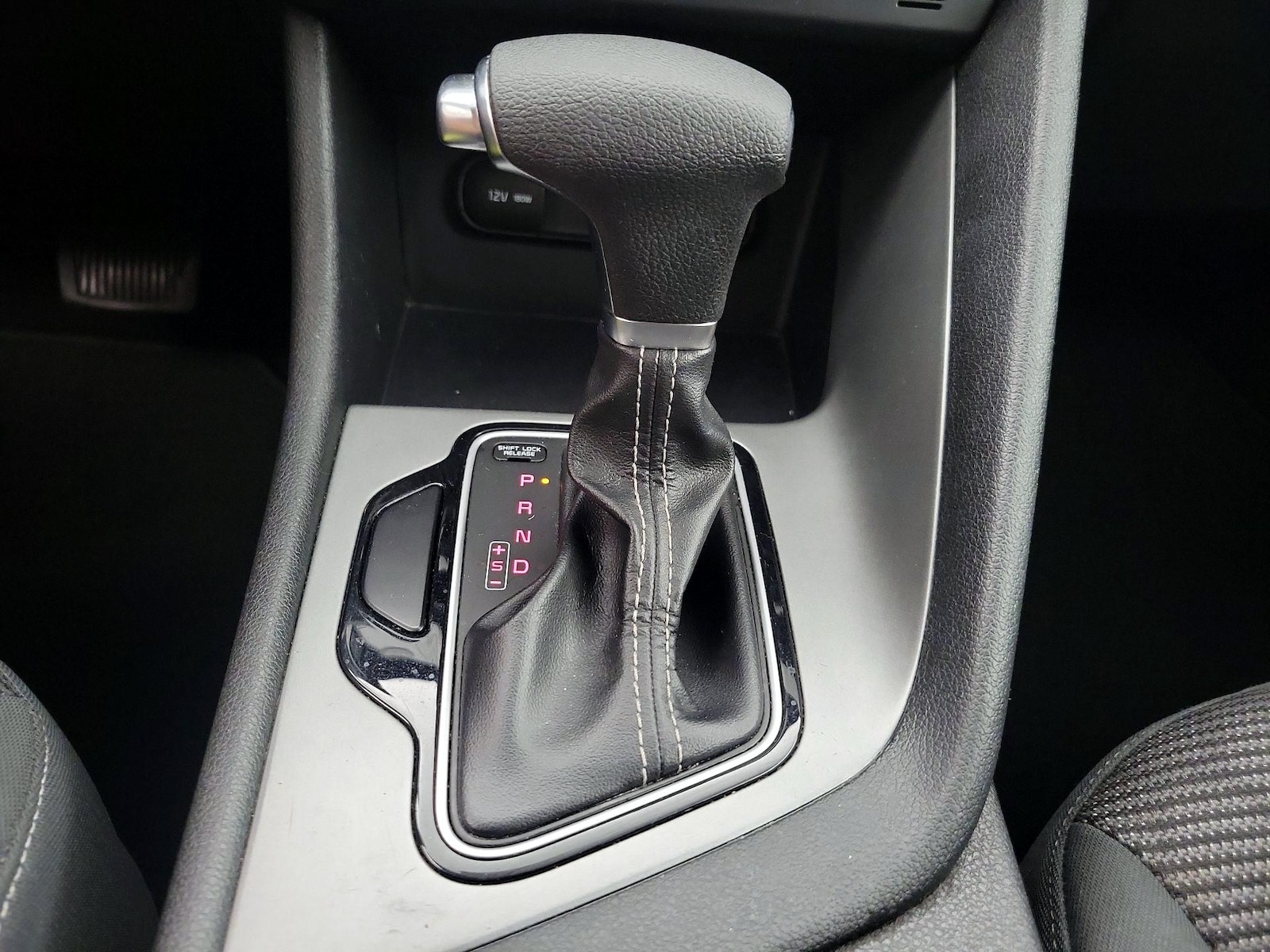 2020 Kia Niro LX - Photo 18