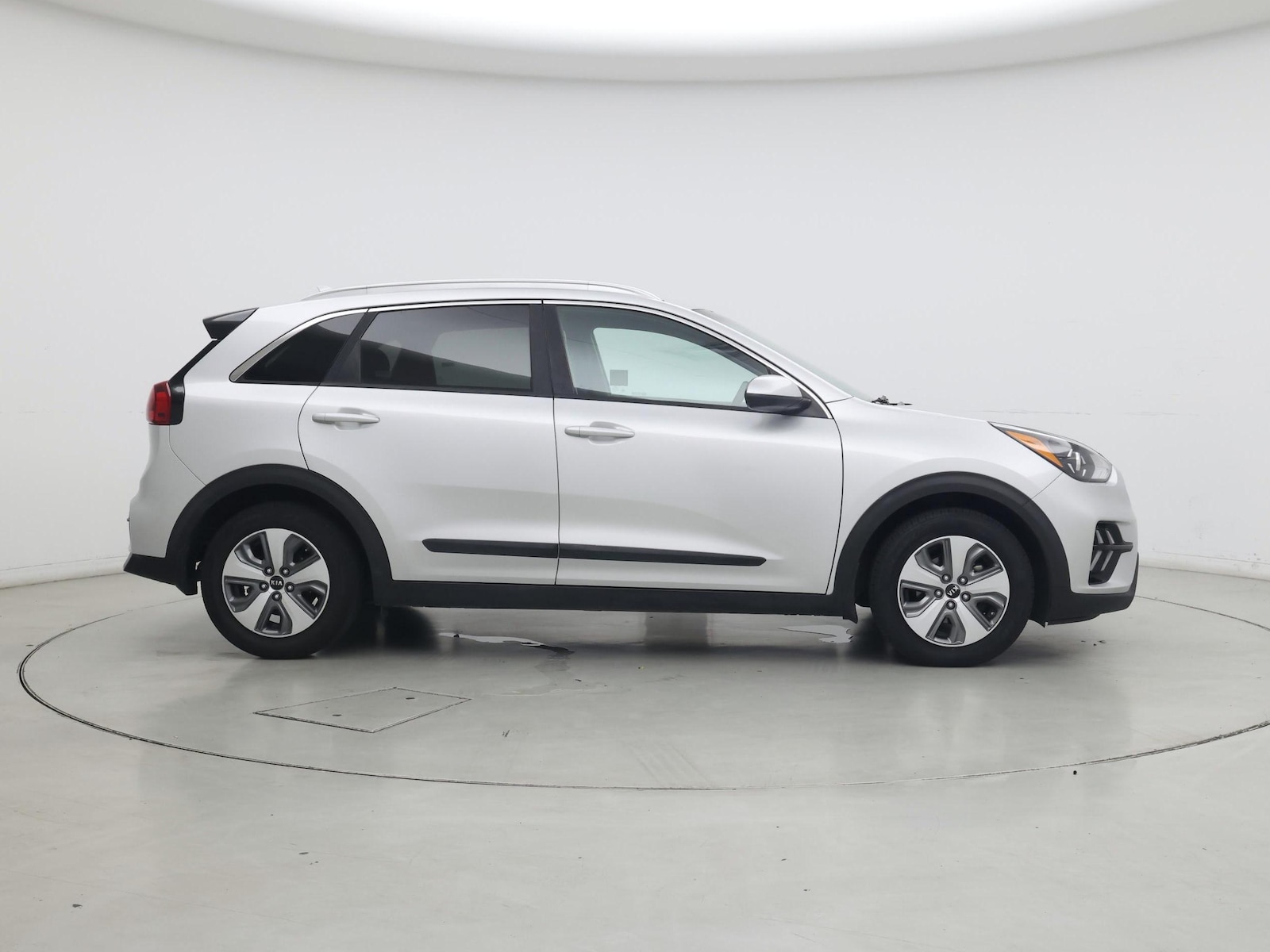 2020 Kia Niro LX - Photo 8