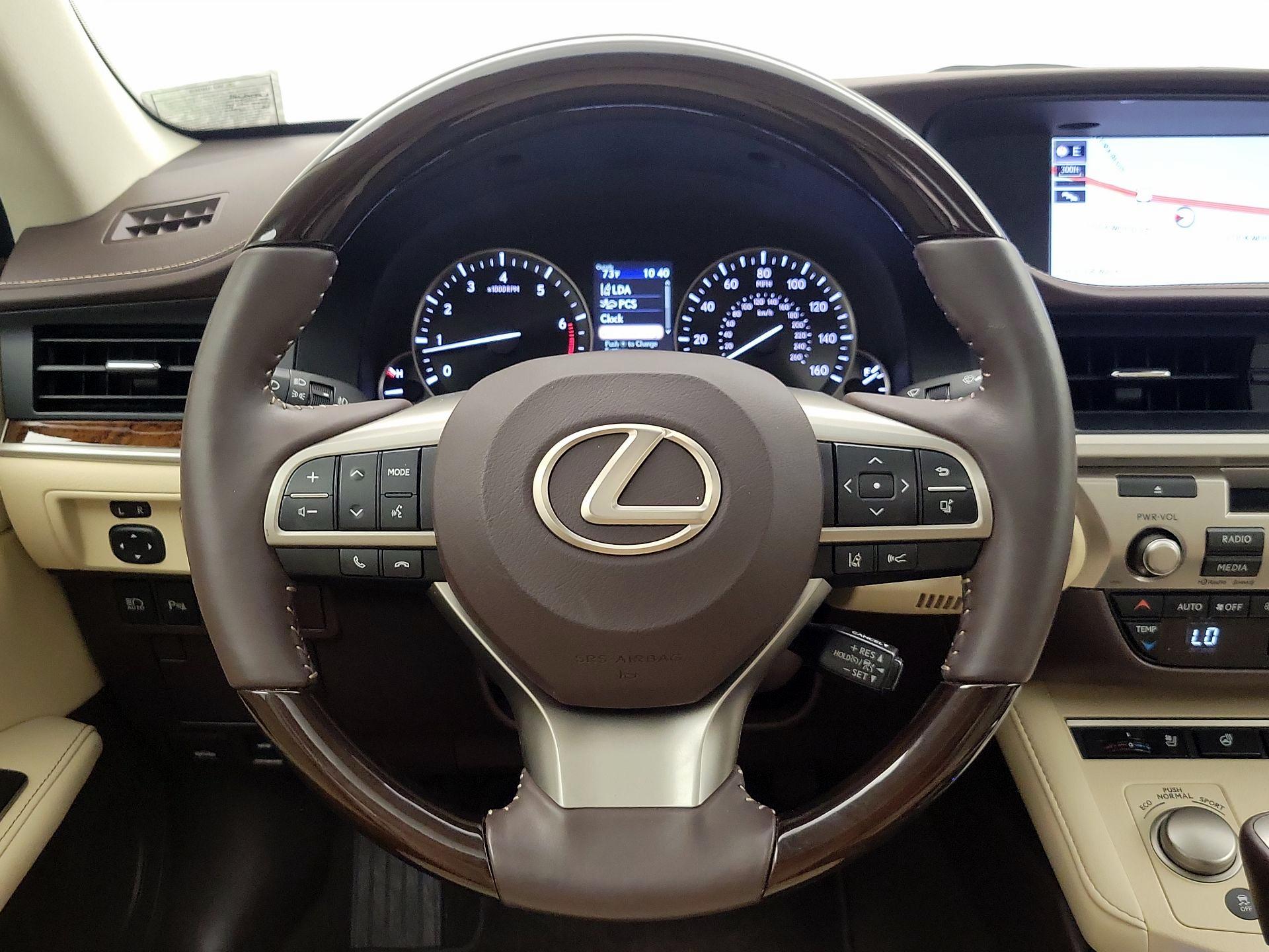Thumbnail: 2018 Lexus ES - 10