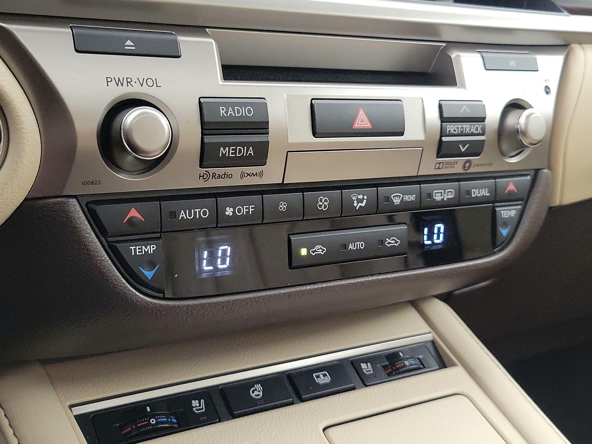 Thumbnail: 2018 Lexus ES - 17