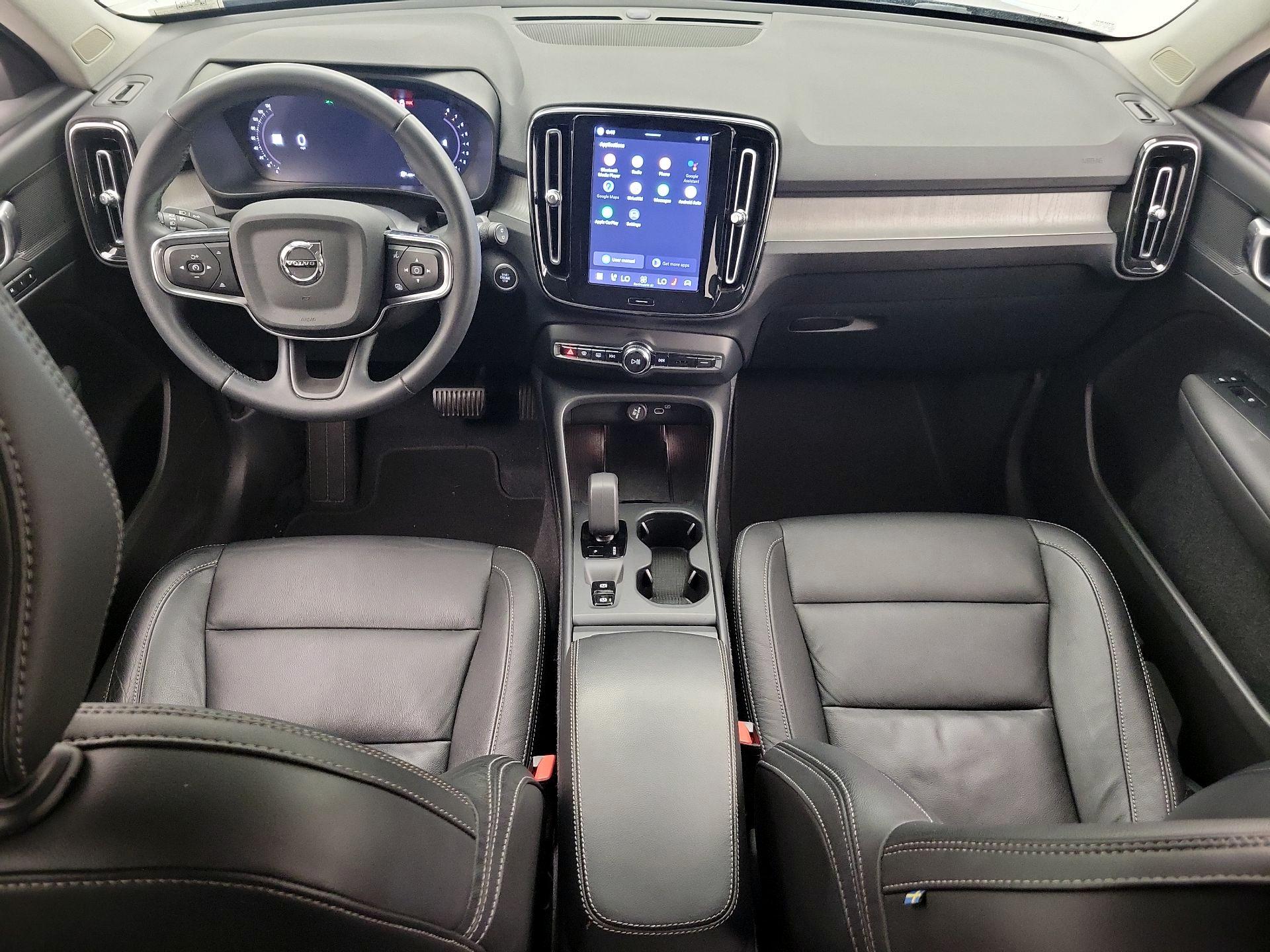 Thumbnail: 2024 Volvo XC40 - 9