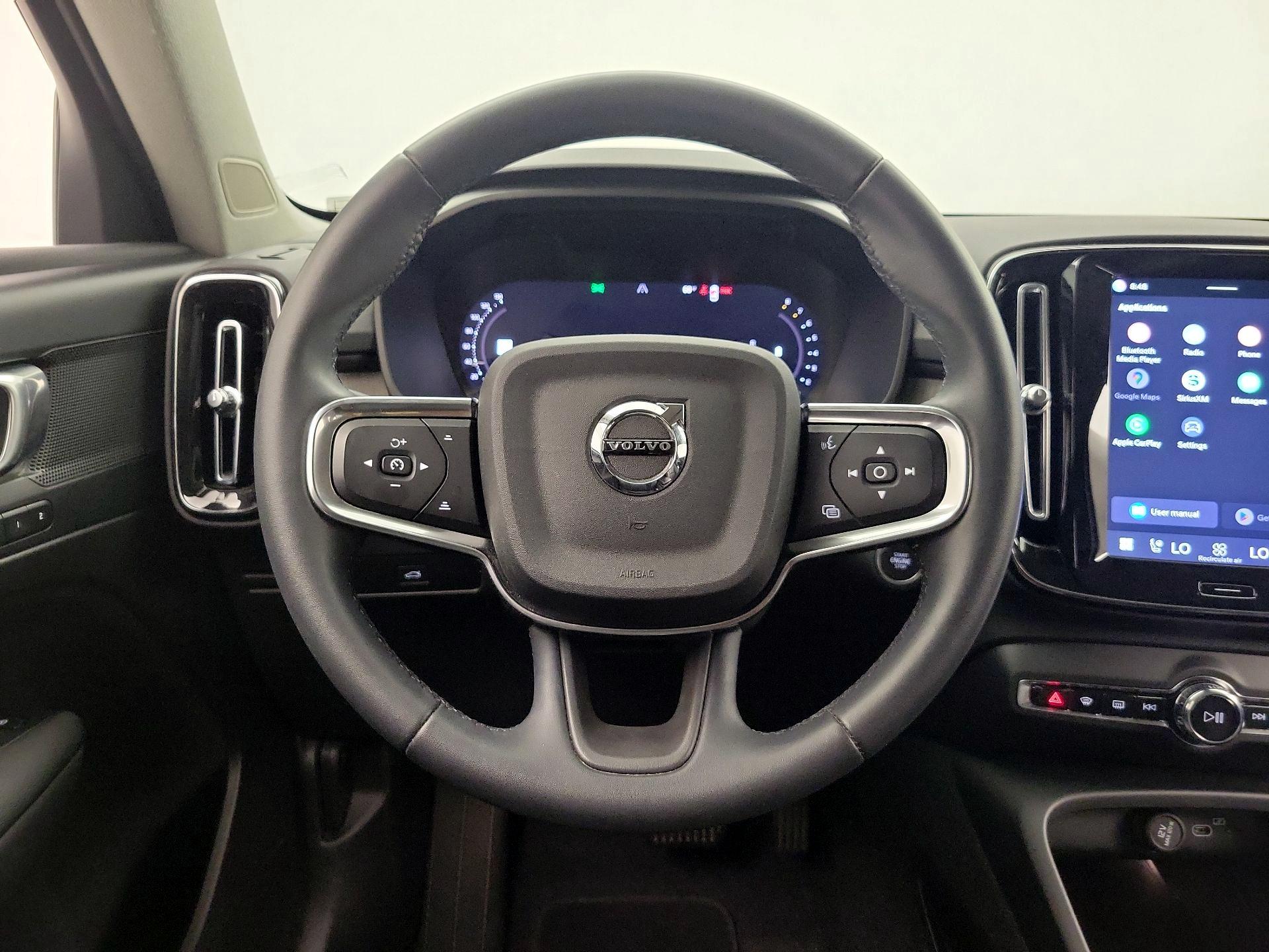 Thumbnail: 2024 Volvo XC40 - 10