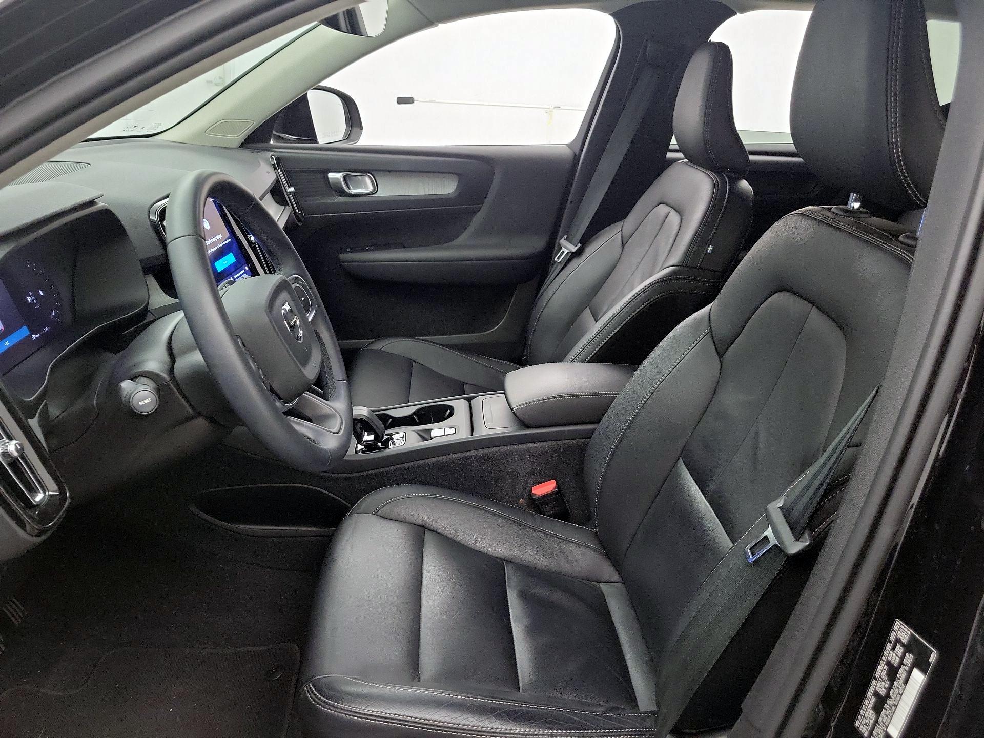 Thumbnail: 2024 Volvo XC40 - 11