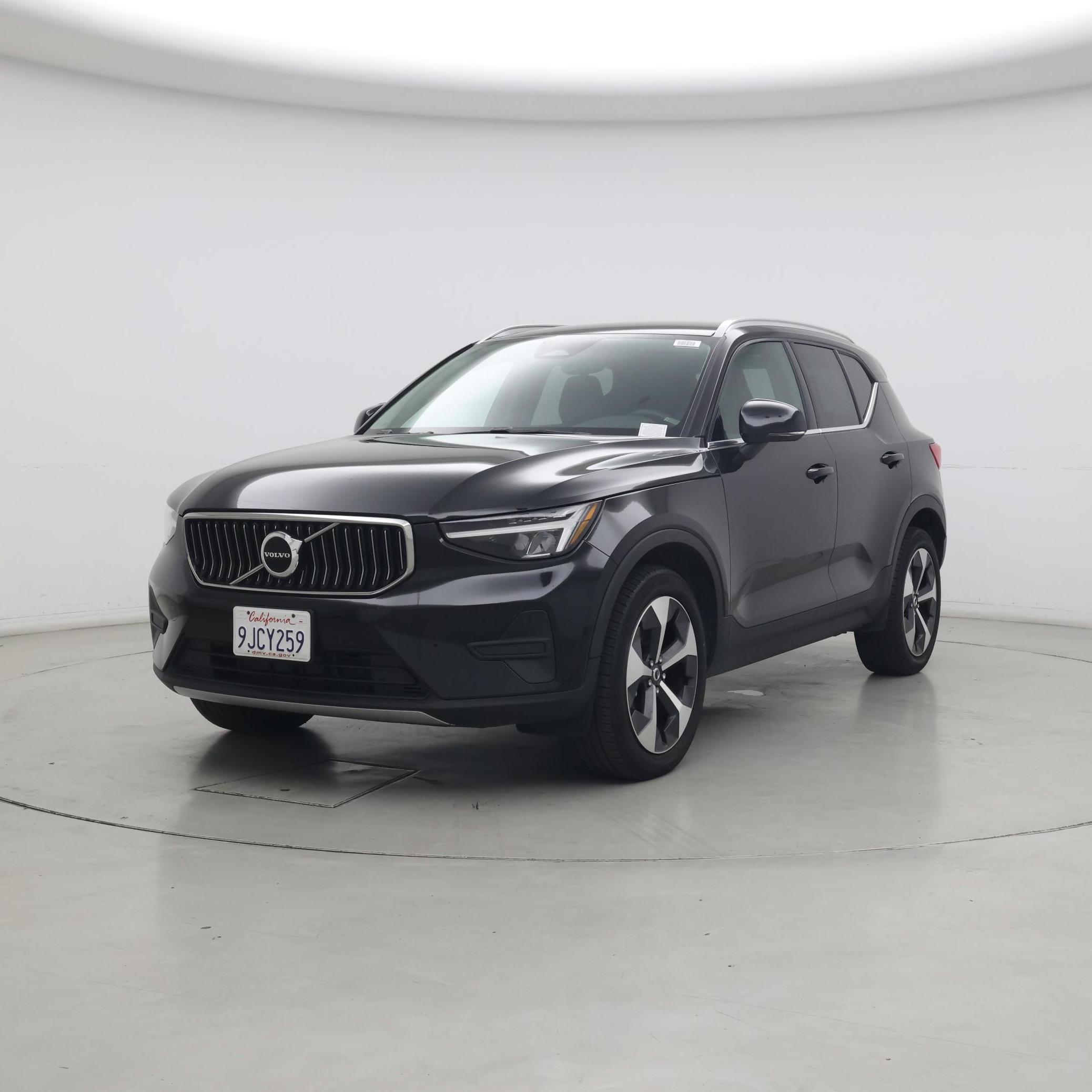Thumbnail: 2024 Volvo XC40 - 4