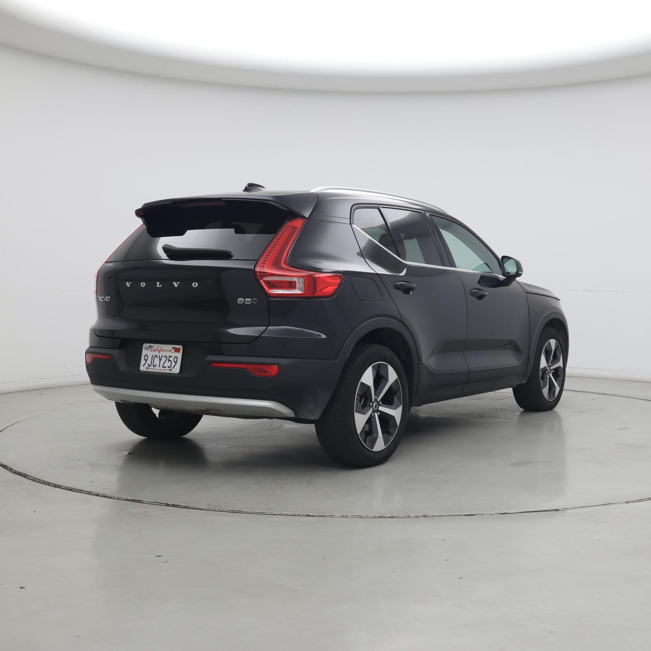 Thumbnail: 2024 Volvo XC40 - 8