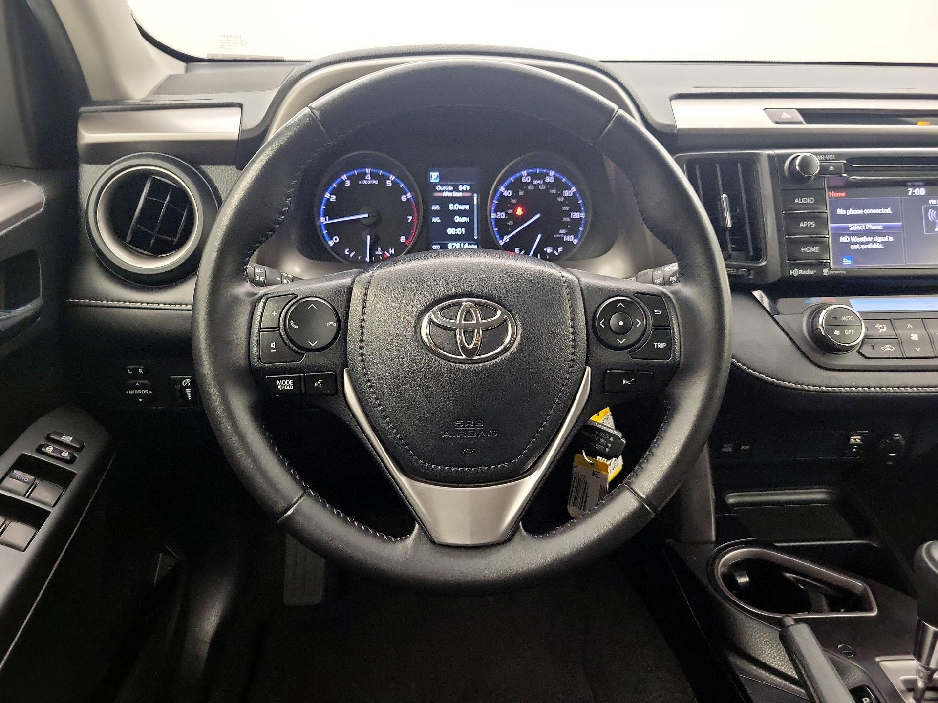 Thumbnail: 2017 Toyota RAV4 - 10