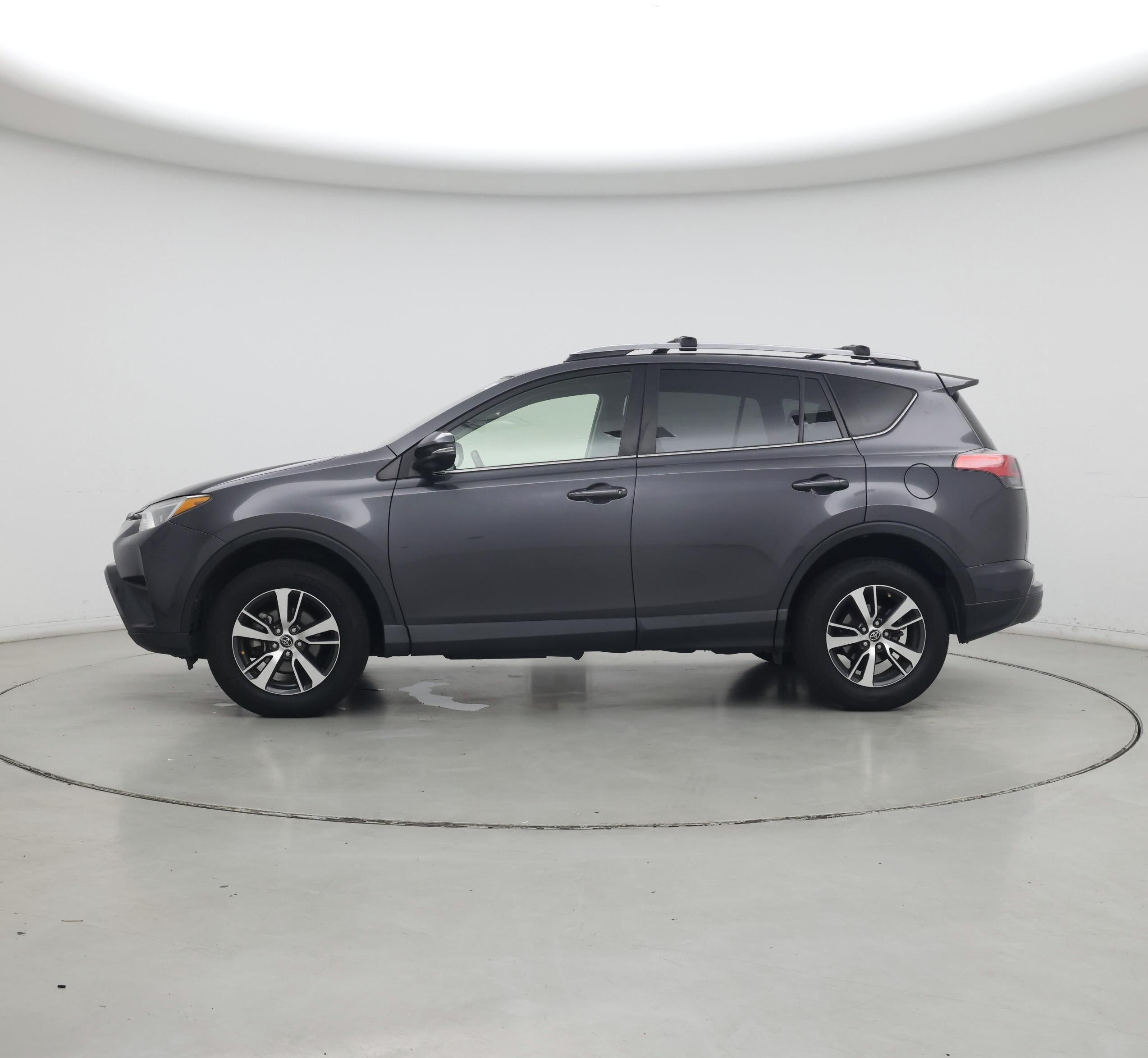 Thumbnail: 2017 Toyota RAV4 - 3