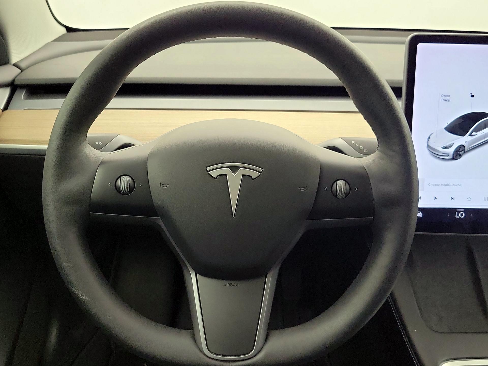 Thumbnail: 2021 Tesla Model 3 - 10
