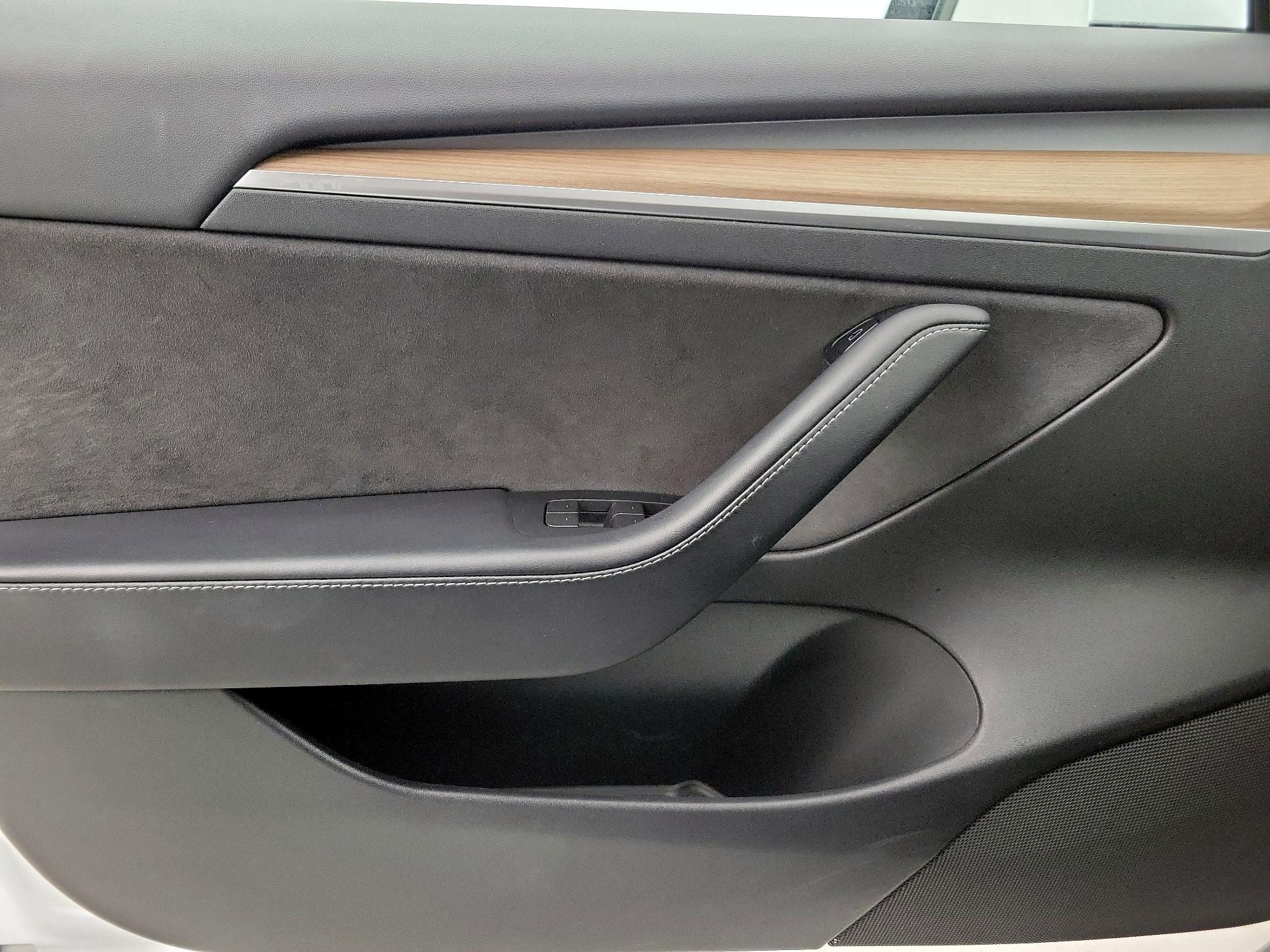 Thumbnail: 2021 Tesla Model 3 - 12