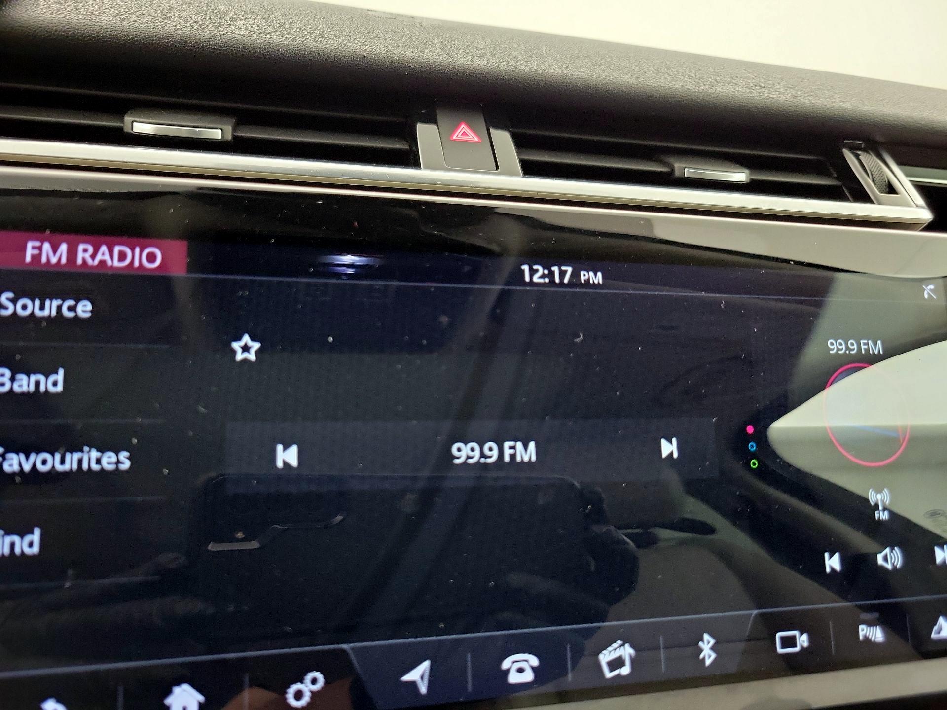 Thumbnail: 2018 Land Rover Range Rover Velar - 15