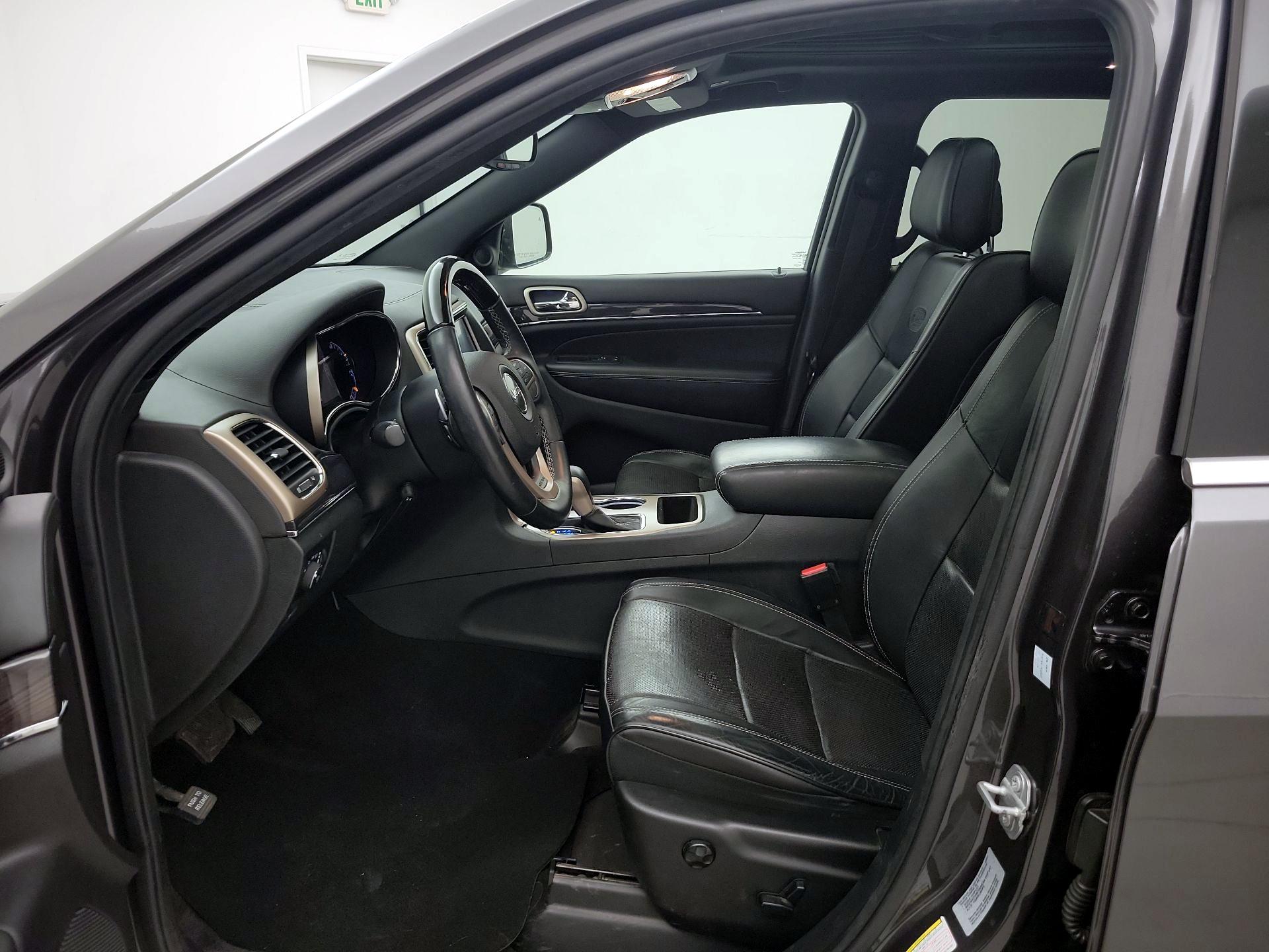 Thumbnail: 2017 Jeep Grand Cherokee - 11