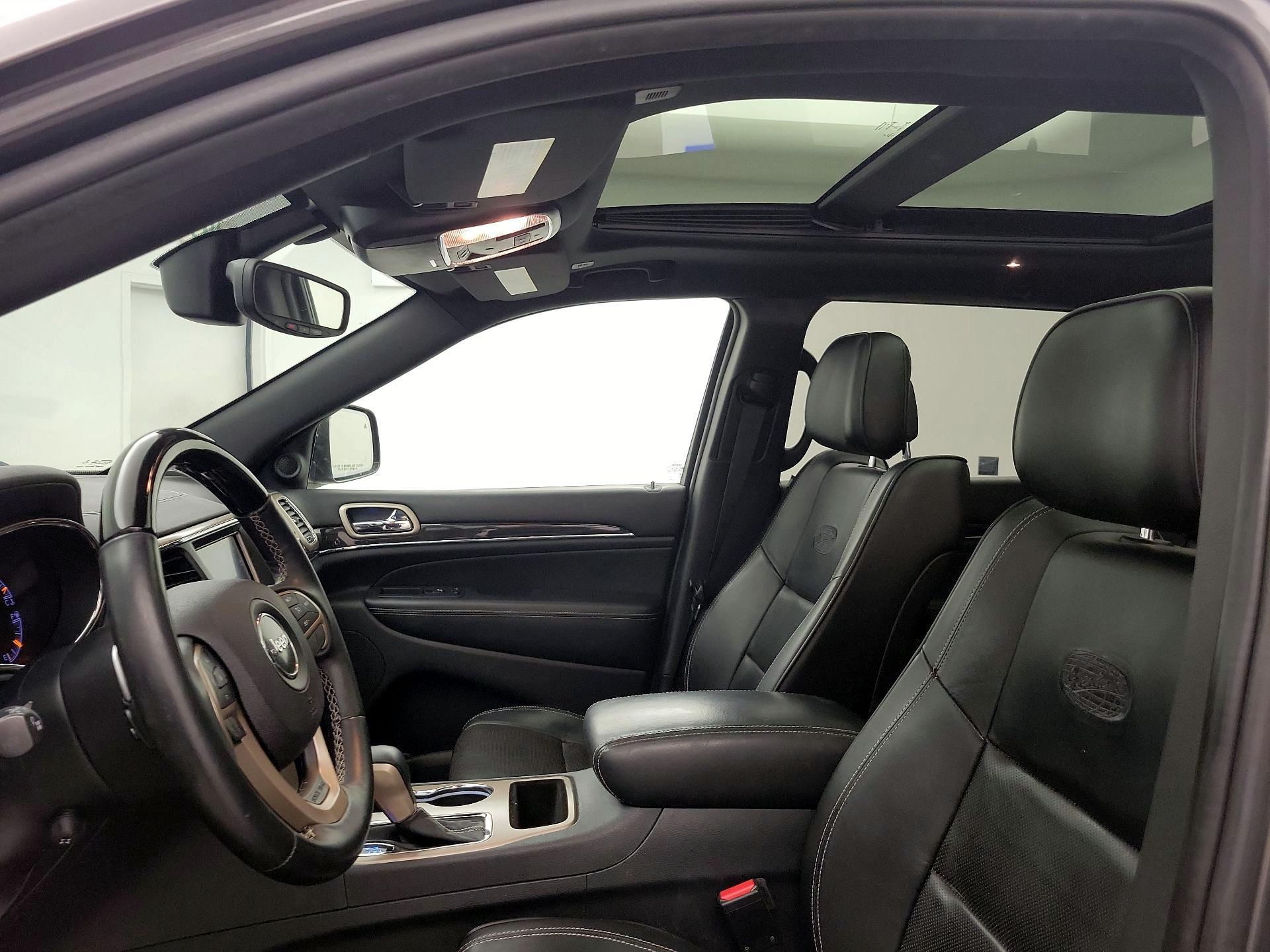 Thumbnail: 2017 Jeep Grand Cherokee - 20