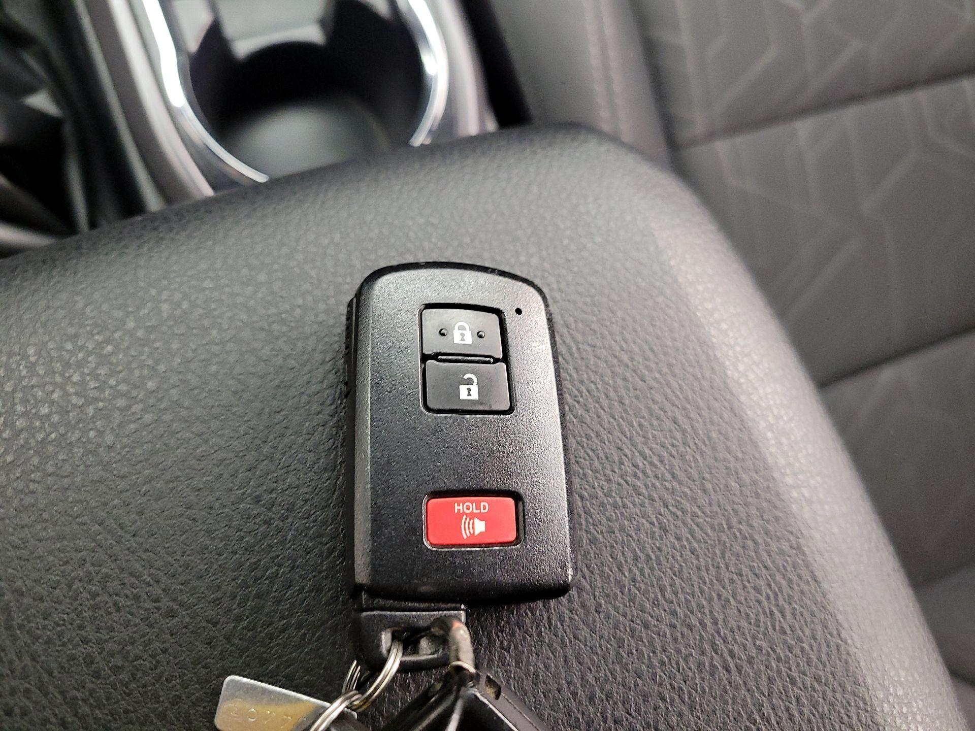 Thumbnail: 2019 Toyota Tacoma - 20