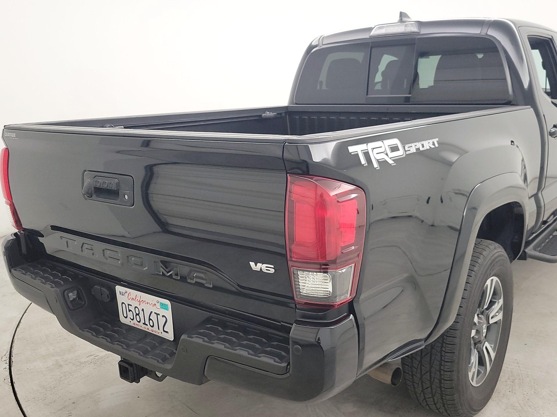 Thumbnail: 2019 Toyota Tacoma - 5