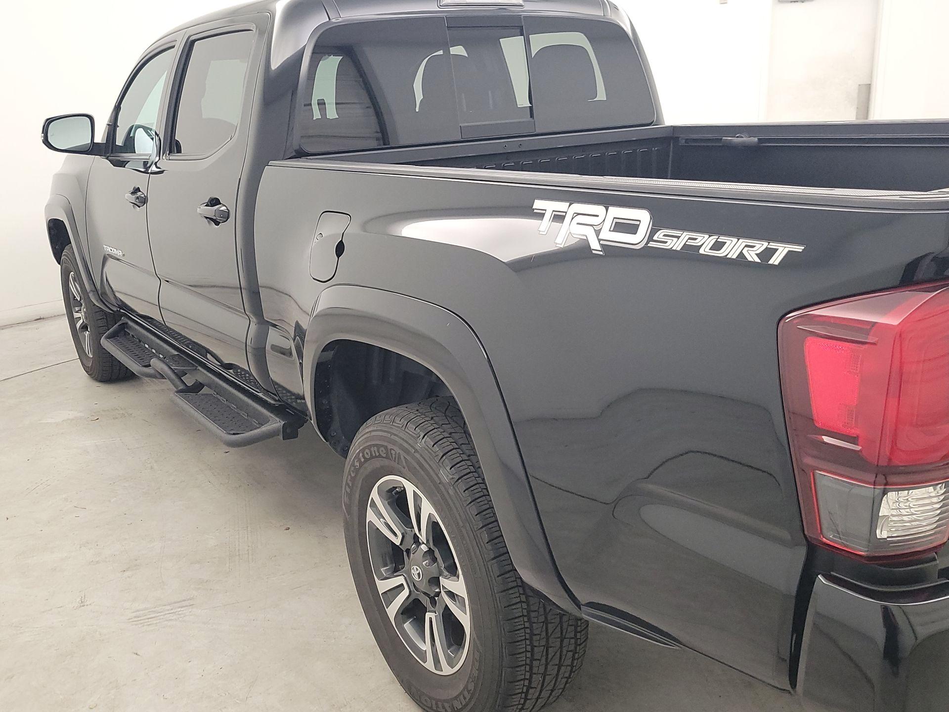 Thumbnail: 2019 Toyota Tacoma - 7